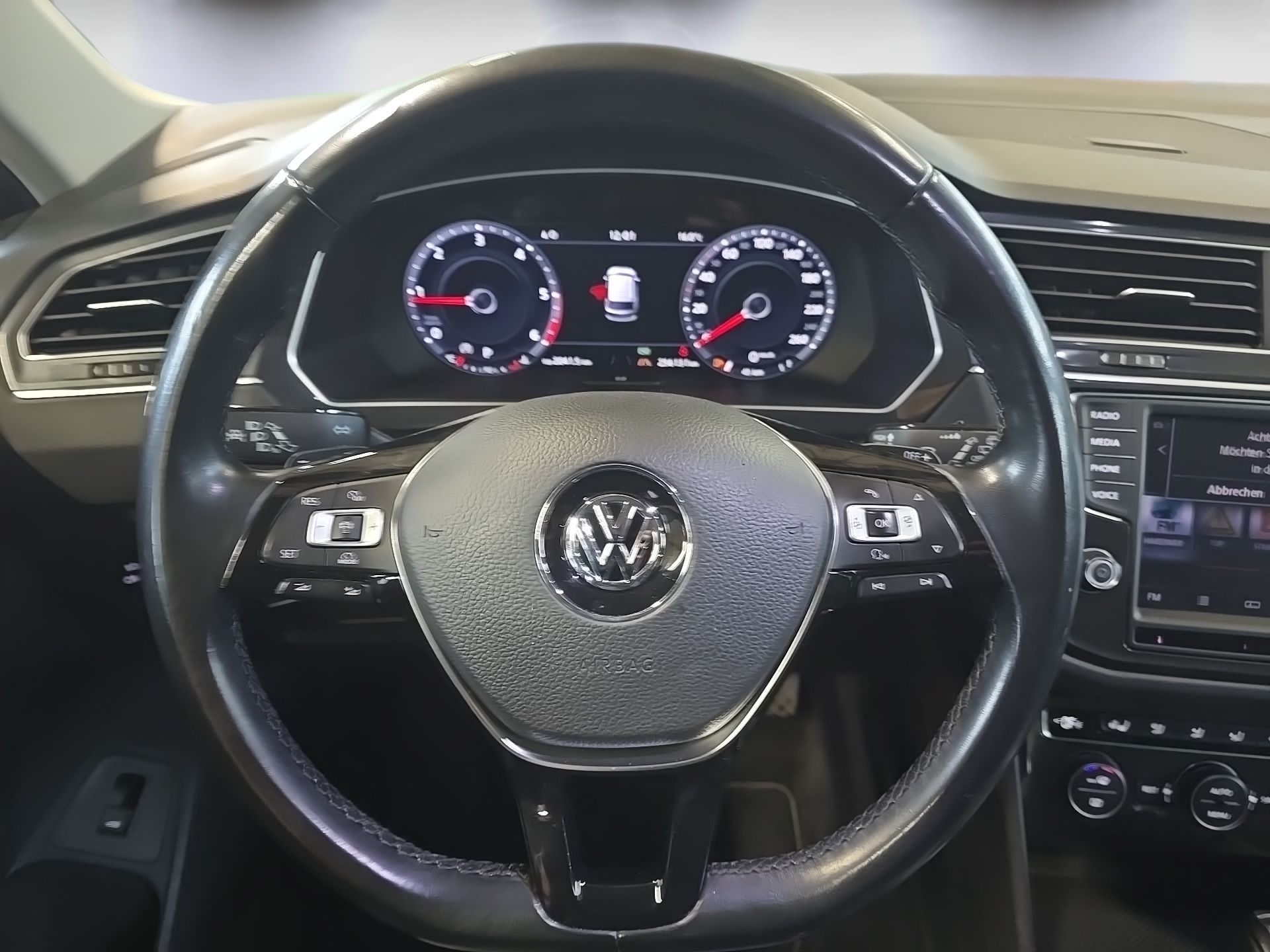 VW Tiguan 2.0 TDI SCR Highline4Motion DSG-image-10