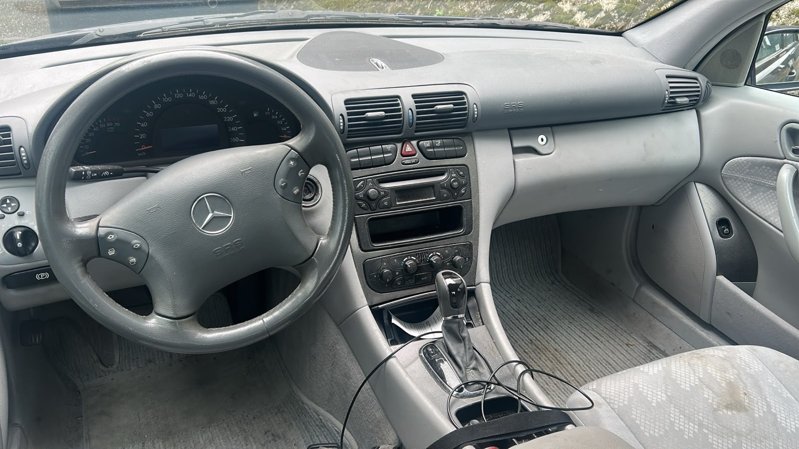 MERCEDES-BENZ C 240 Avantgarde-image-3