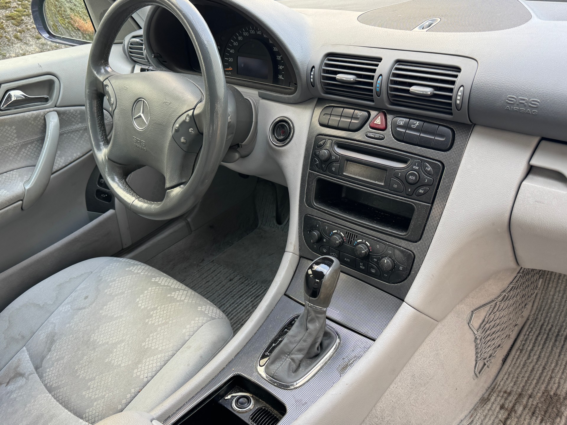 MERCEDES-BENZ C 240 Avantgarde-image-10