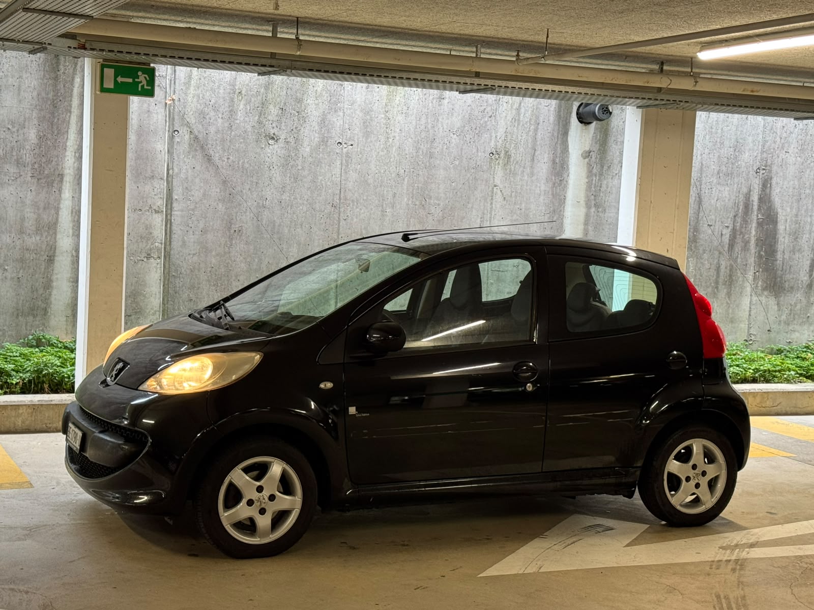 Car photo