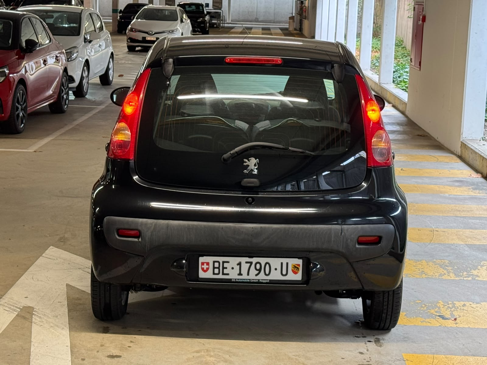 PEUGEOT 107 1.0 Black&Silver Edition-image-5