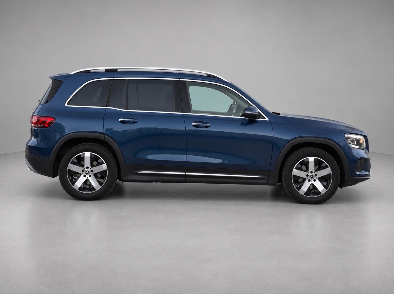 MERCEDES-BENZ GLB 220 d 4Matic Progressive 8G-Tronic-image-4
