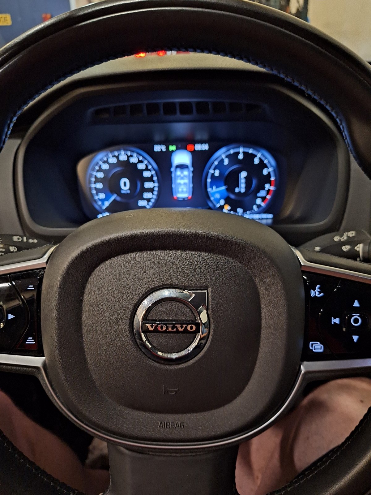 VOLVO XC90 T6 AWD Momentum Geartronic-image-10