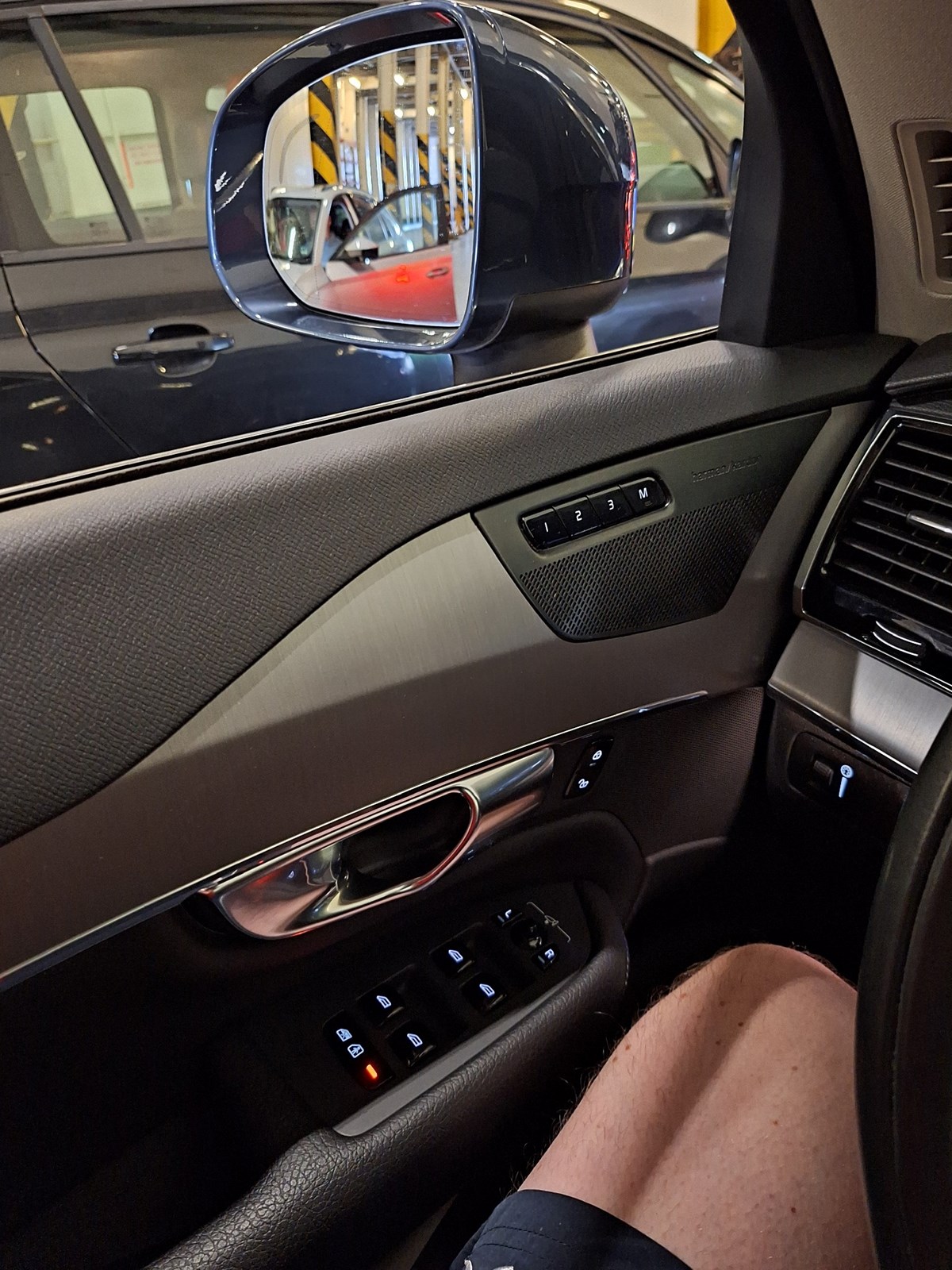 VOLVO XC90 T6 AWD Momentum Geartronic-image-12
