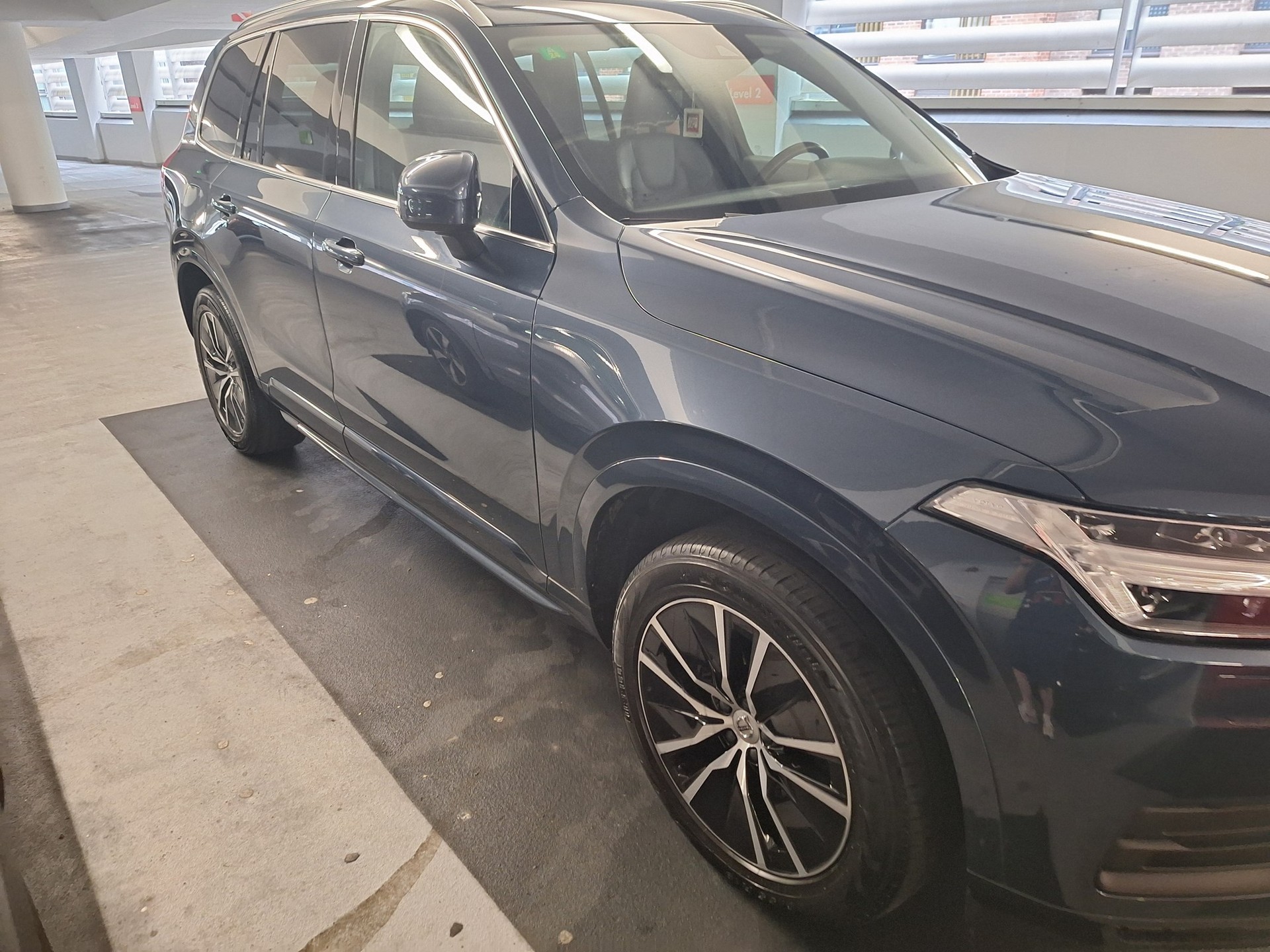 VOLVO XC90 T6 AWD Momentum Geartronic-image-4