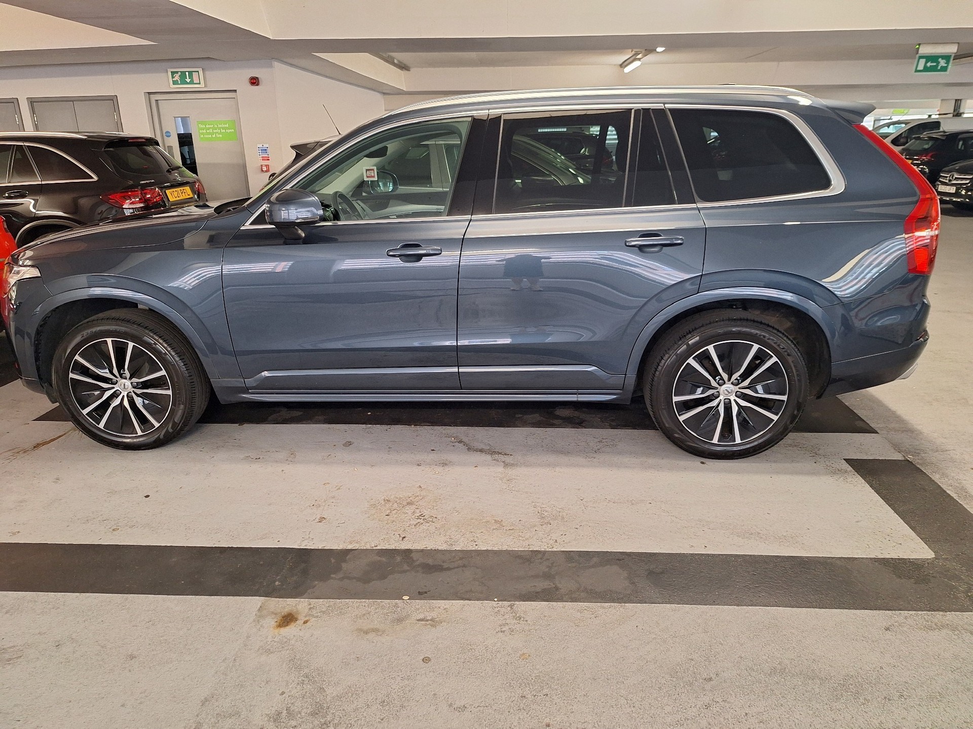 VOLVO XC90 T6 AWD Momentum Geartronic-image-1
