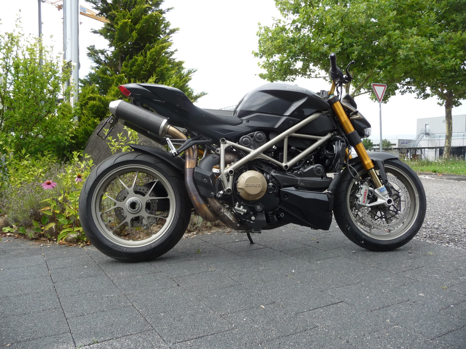 DUCATI Streetfighter 1099 S-showroom-element-3