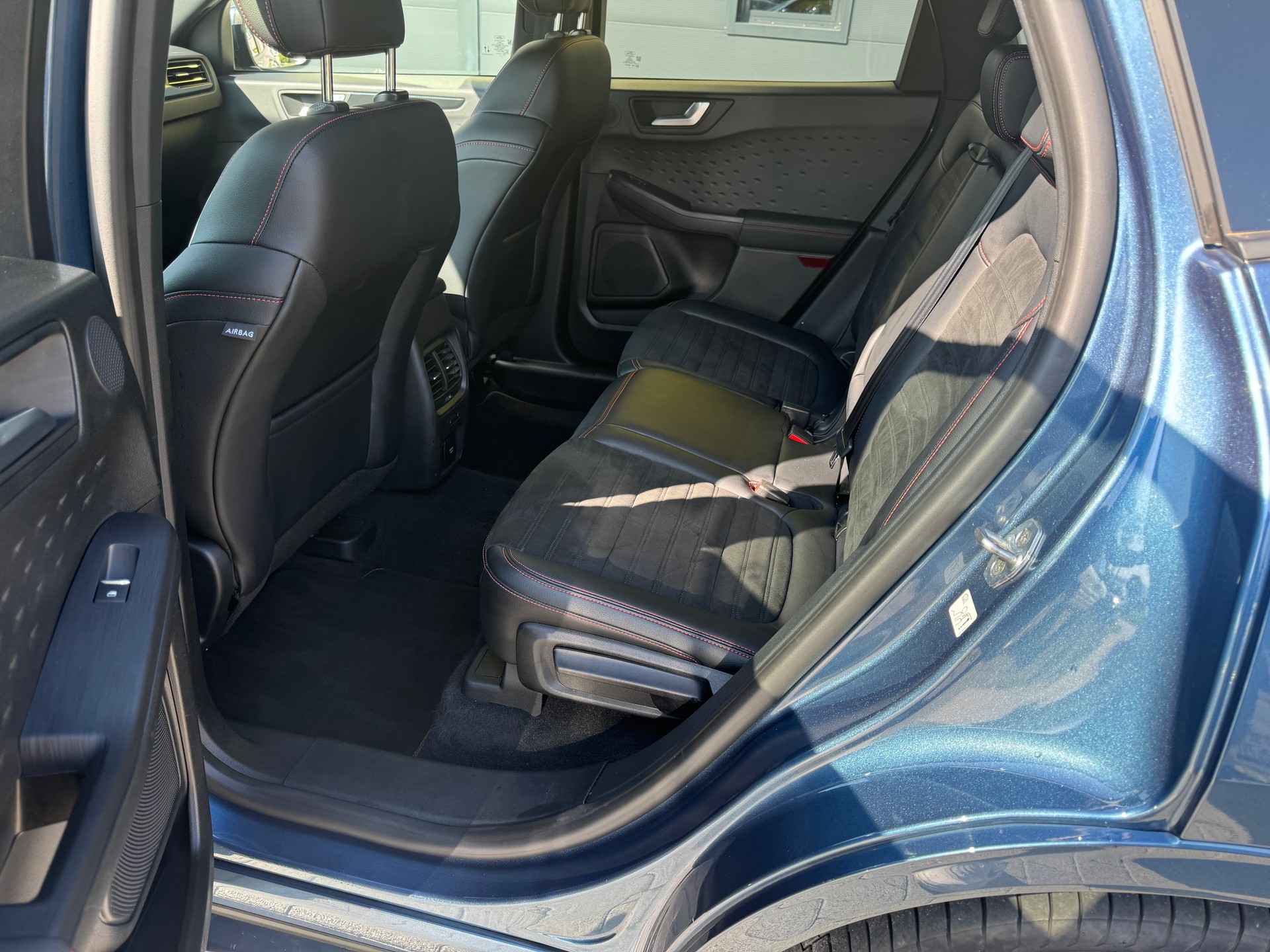 FORD Kuga 2.0 TDCi EcoBlue ST-Line X 4WD-image-10
