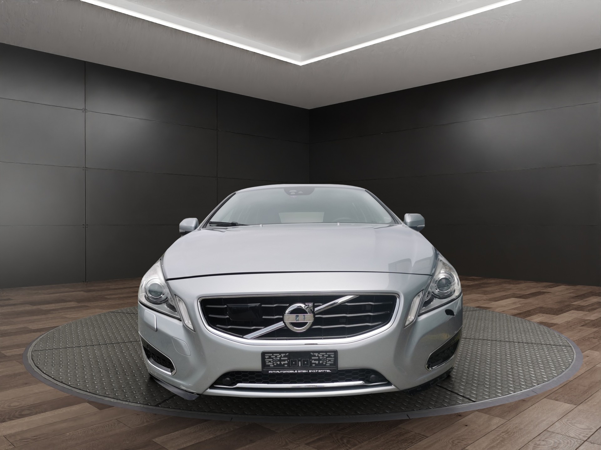 VOLVO V60 D6 AWD Plug-in Hybrid Summum Geartronic-image-6