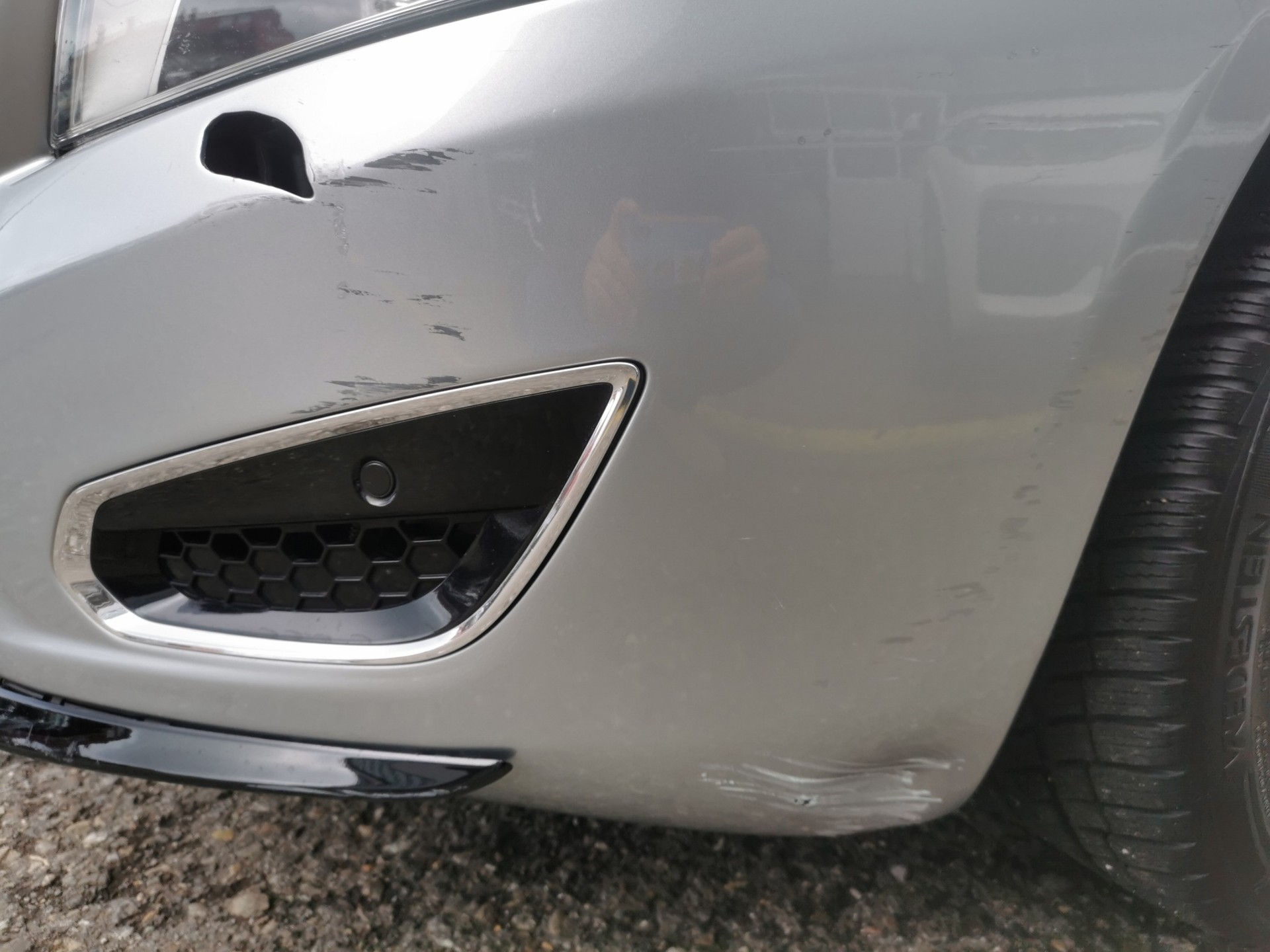 VOLVO V60 D6 AWD Plug-in Hybrid Summum Geartronic-image-15