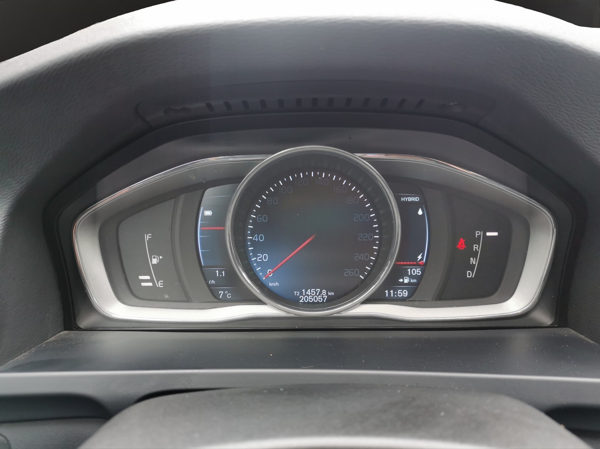VOLVO V60 D6 AWD Plug-in Hybrid Summum Geartronic-image-17