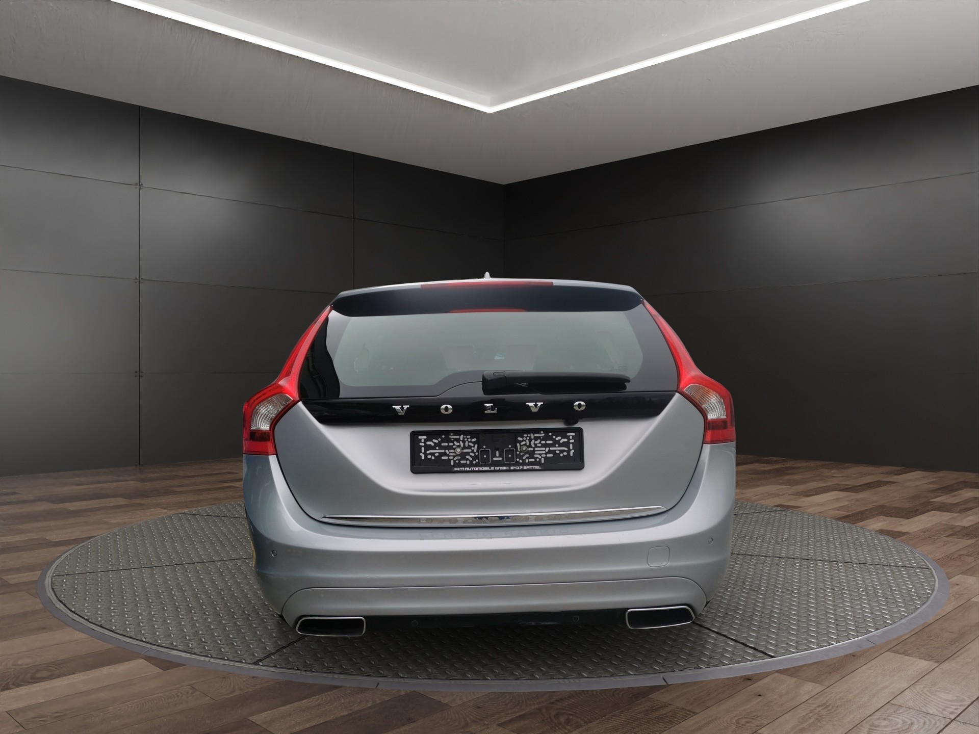 VOLVO V60 D6 AWD Plug-in Hybrid Summum Geartronic-image-5