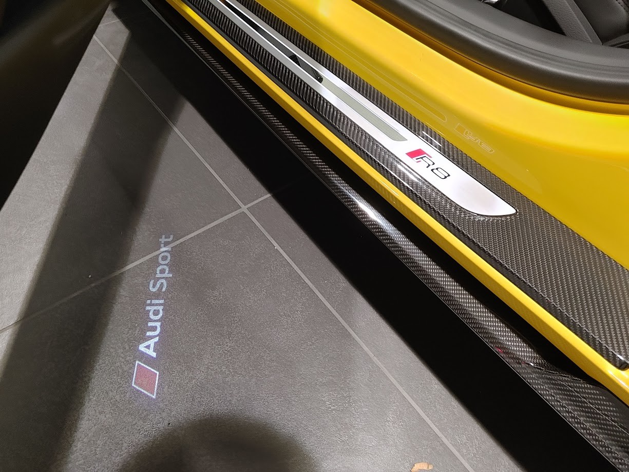 AUDI R8 Spyder RWD S-Tronic-image-5