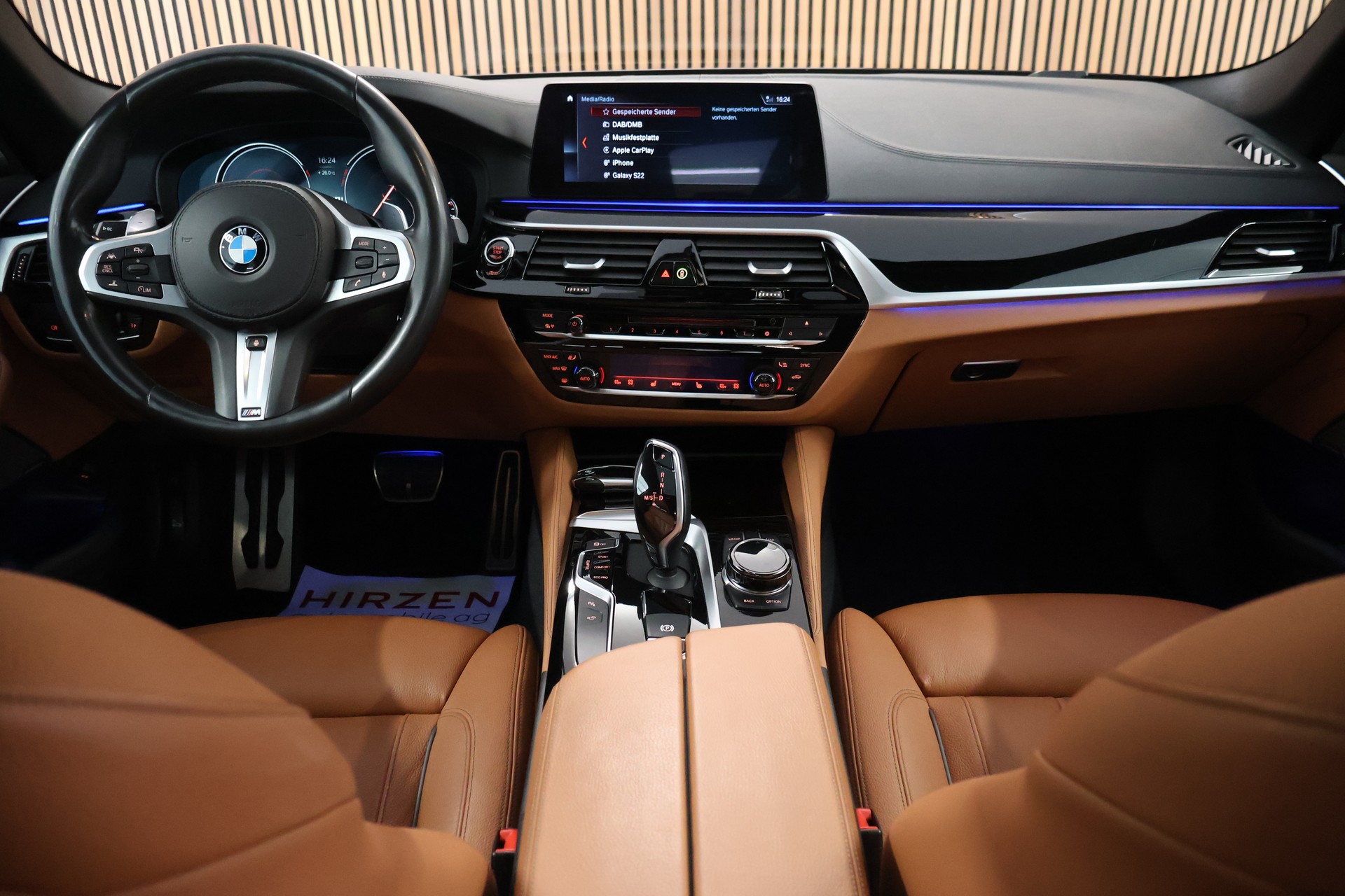 BMW M550i xDrive Steptronic-image-14