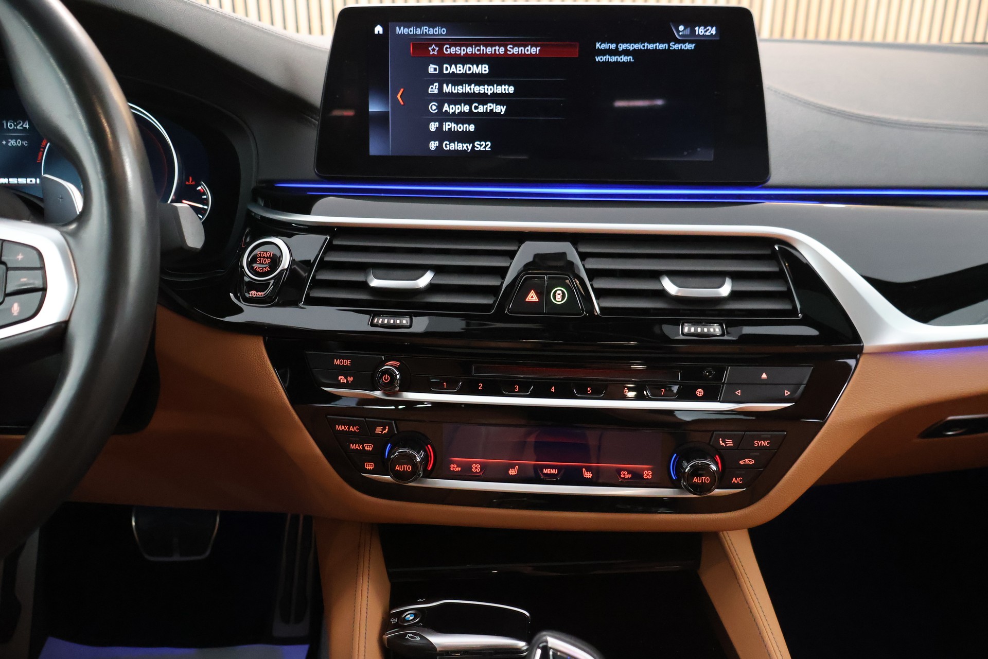 BMW M550i xDrive Steptronic-image-16