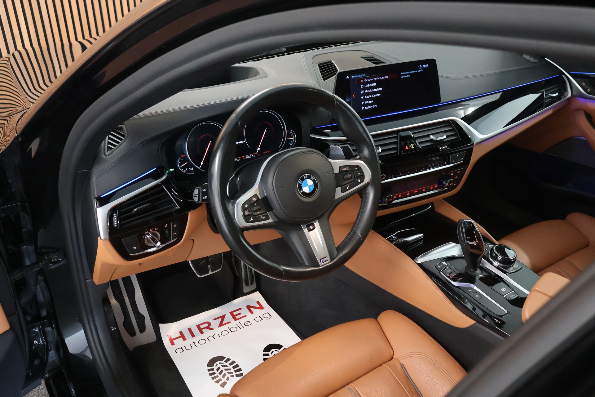 BMW M550i xDrive Steptronic-image-9