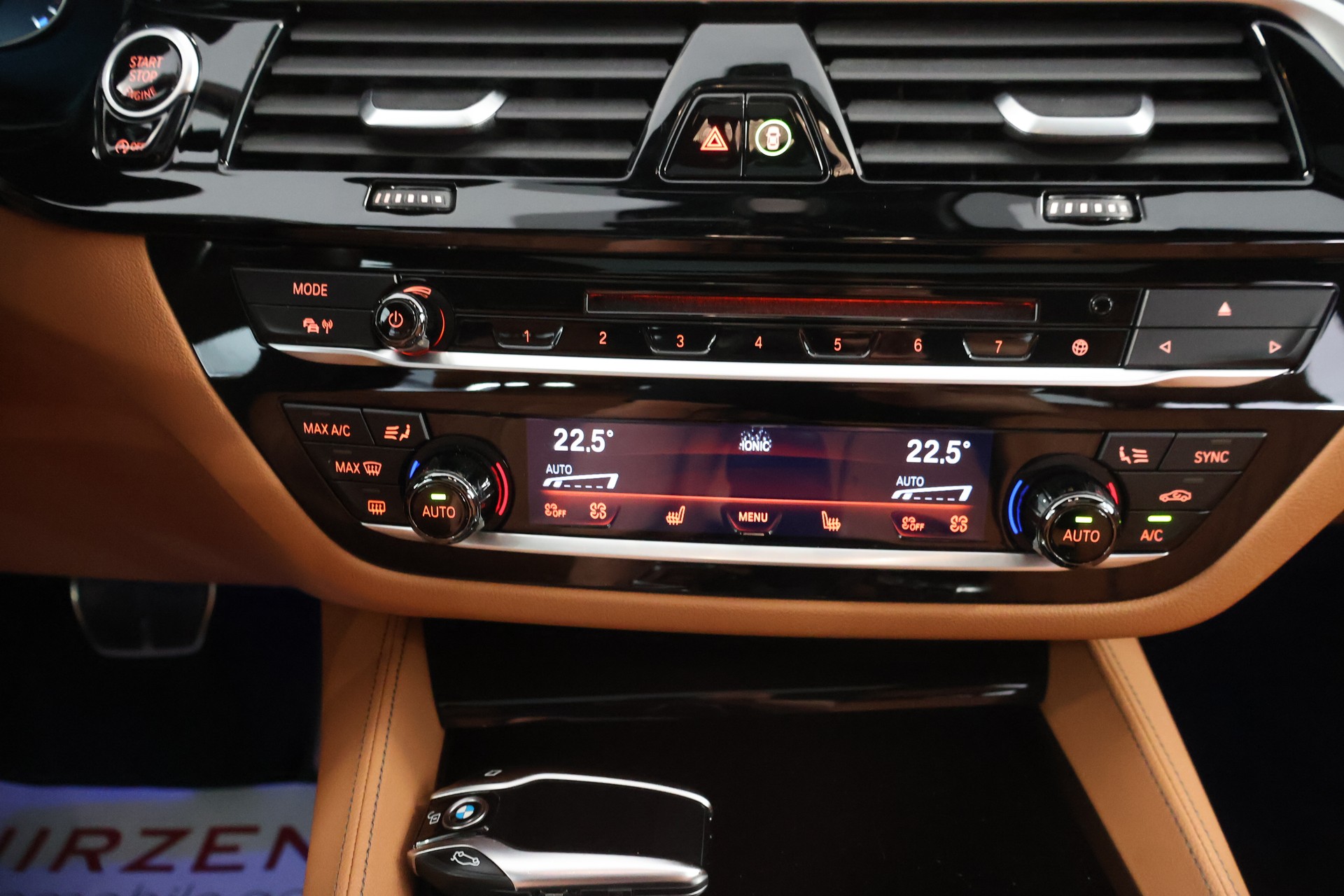 BMW M550i xDrive Steptronic-image-18