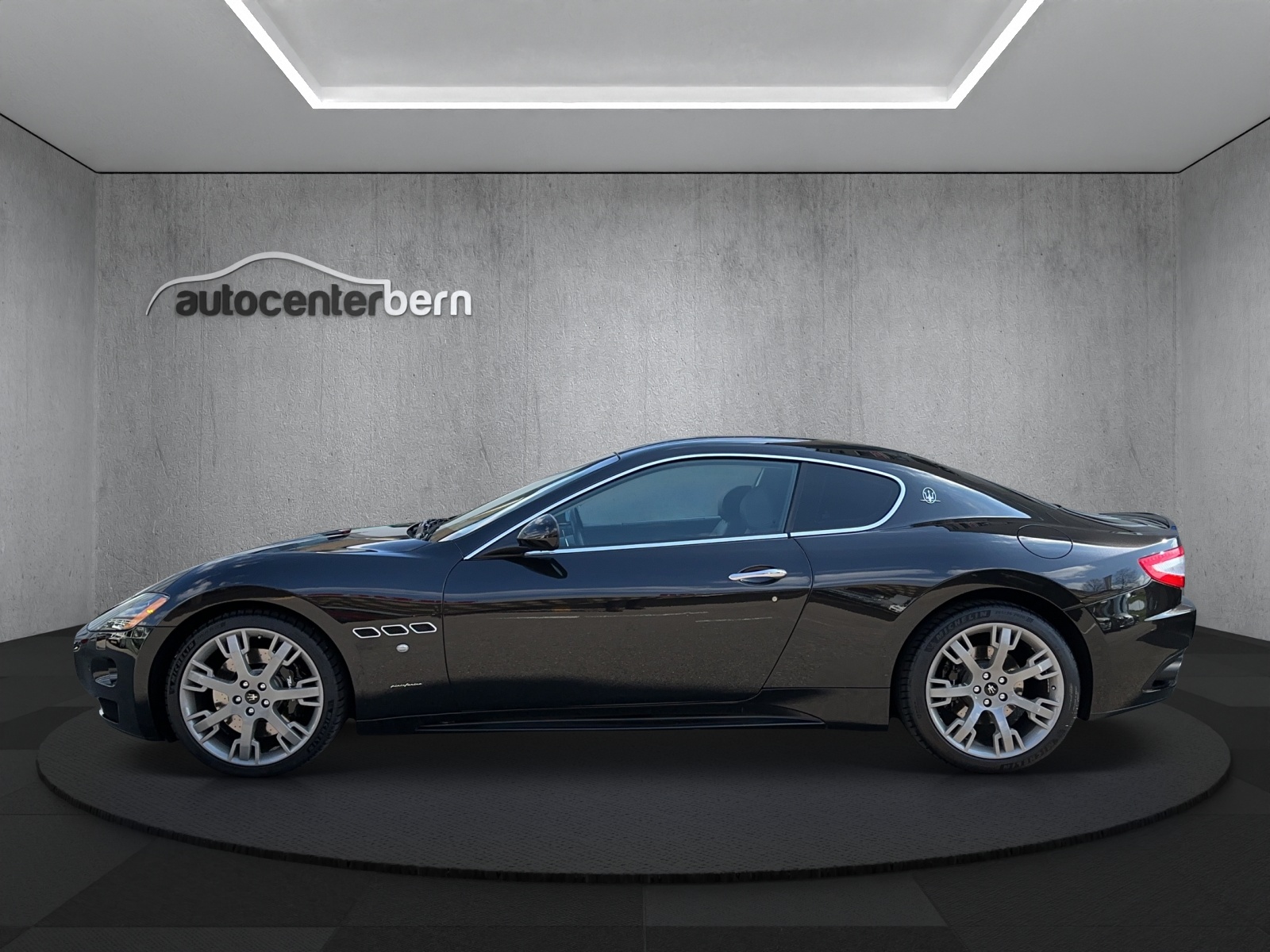 MASERATI GranTurismo S Automatica-image-3