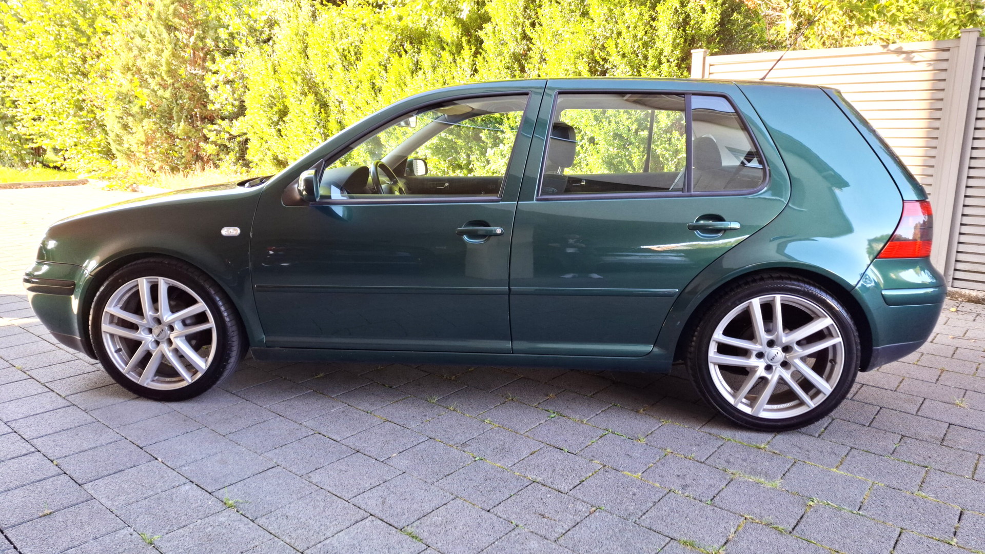 VW Golf 1.6 - 16V Pacific-image-1