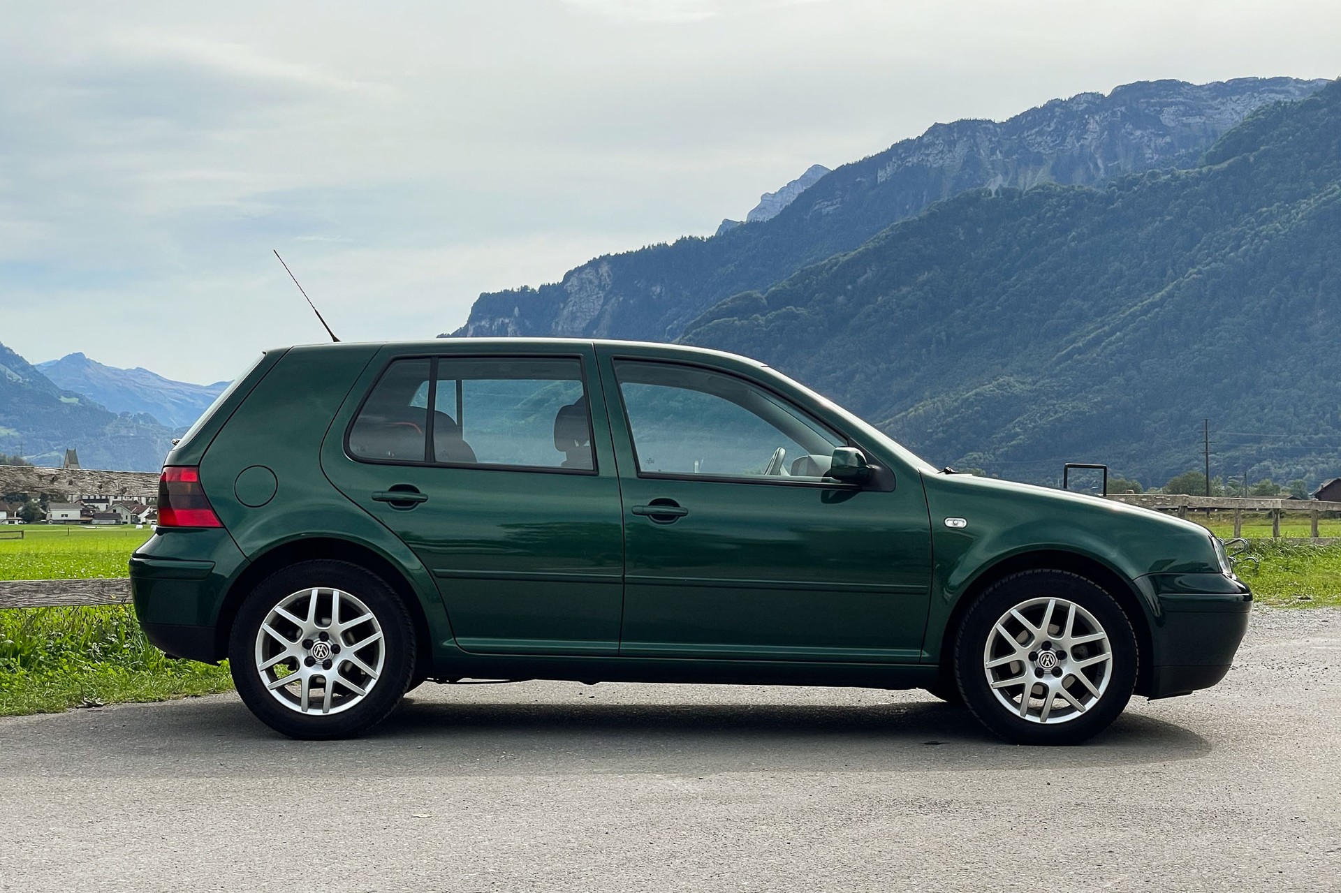 VW Golf 1.6 - 16V Pacific-image-0