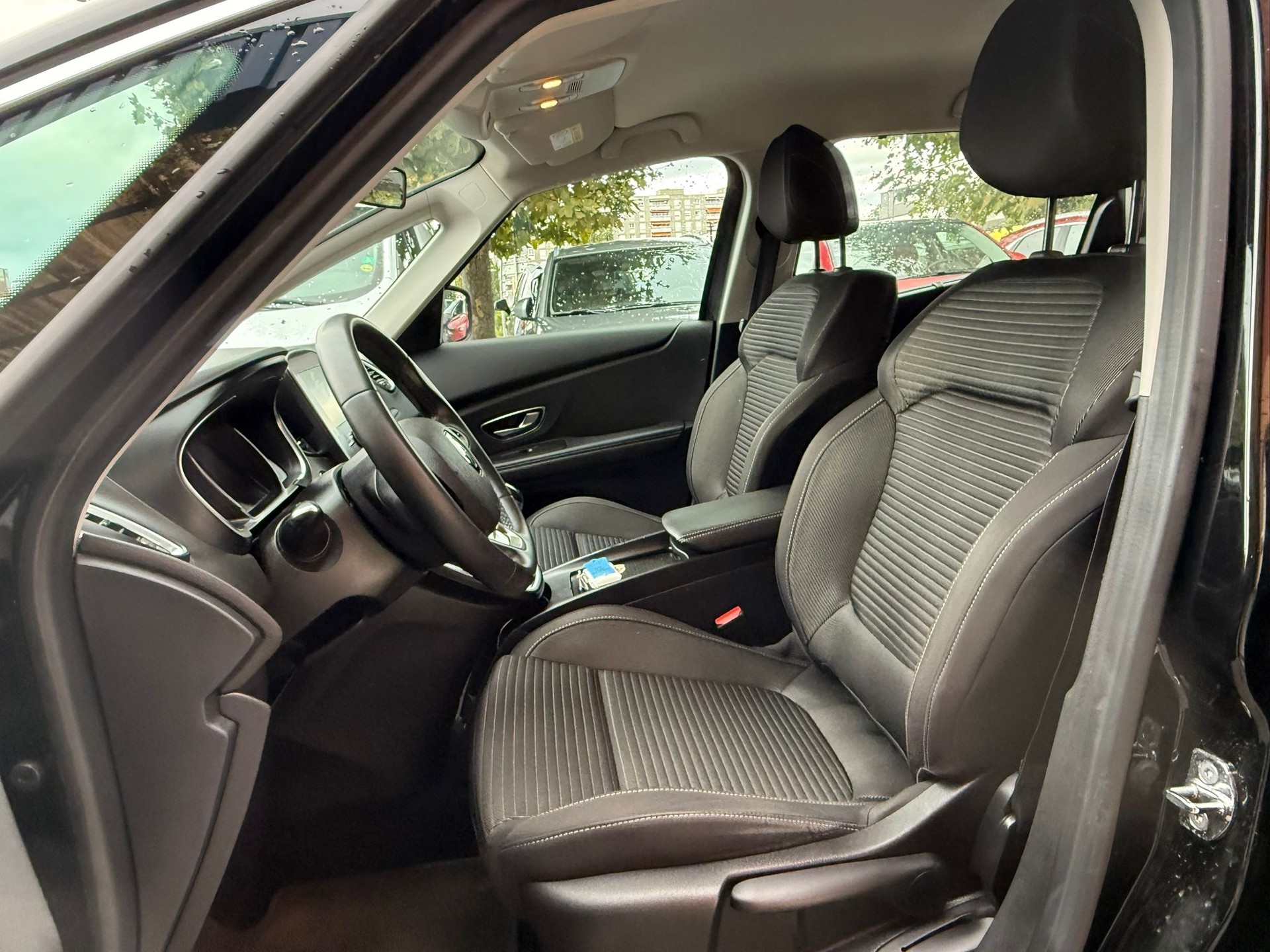 RENAULT Grand Scénic 1.3 16V Turbo Zen-image-11