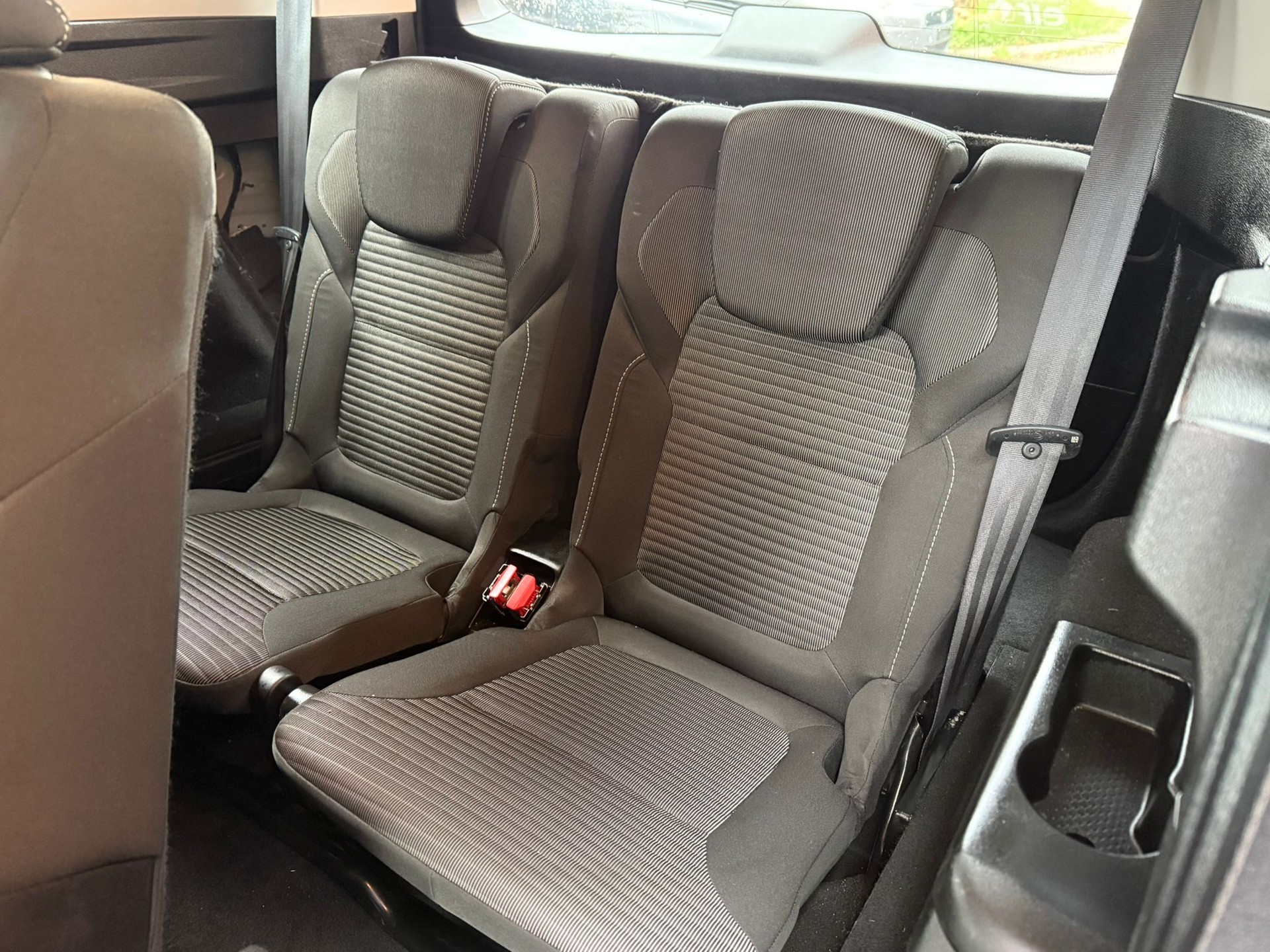 RENAULT Grand Scénic 1.3 16V Turbo Zen-image-13