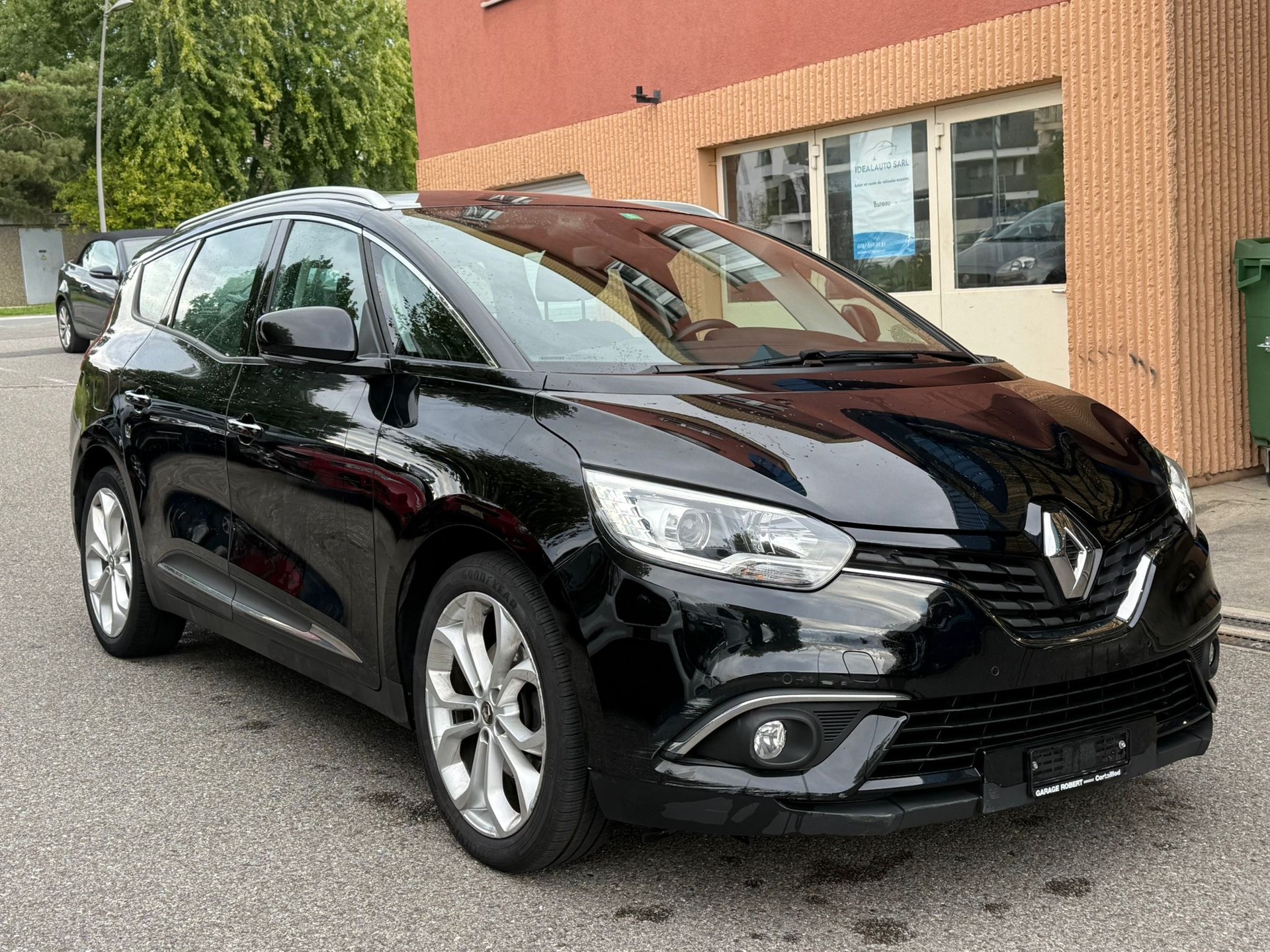 RENAULT Grand Scénic 1.3 16V Turbo Zen-image-1