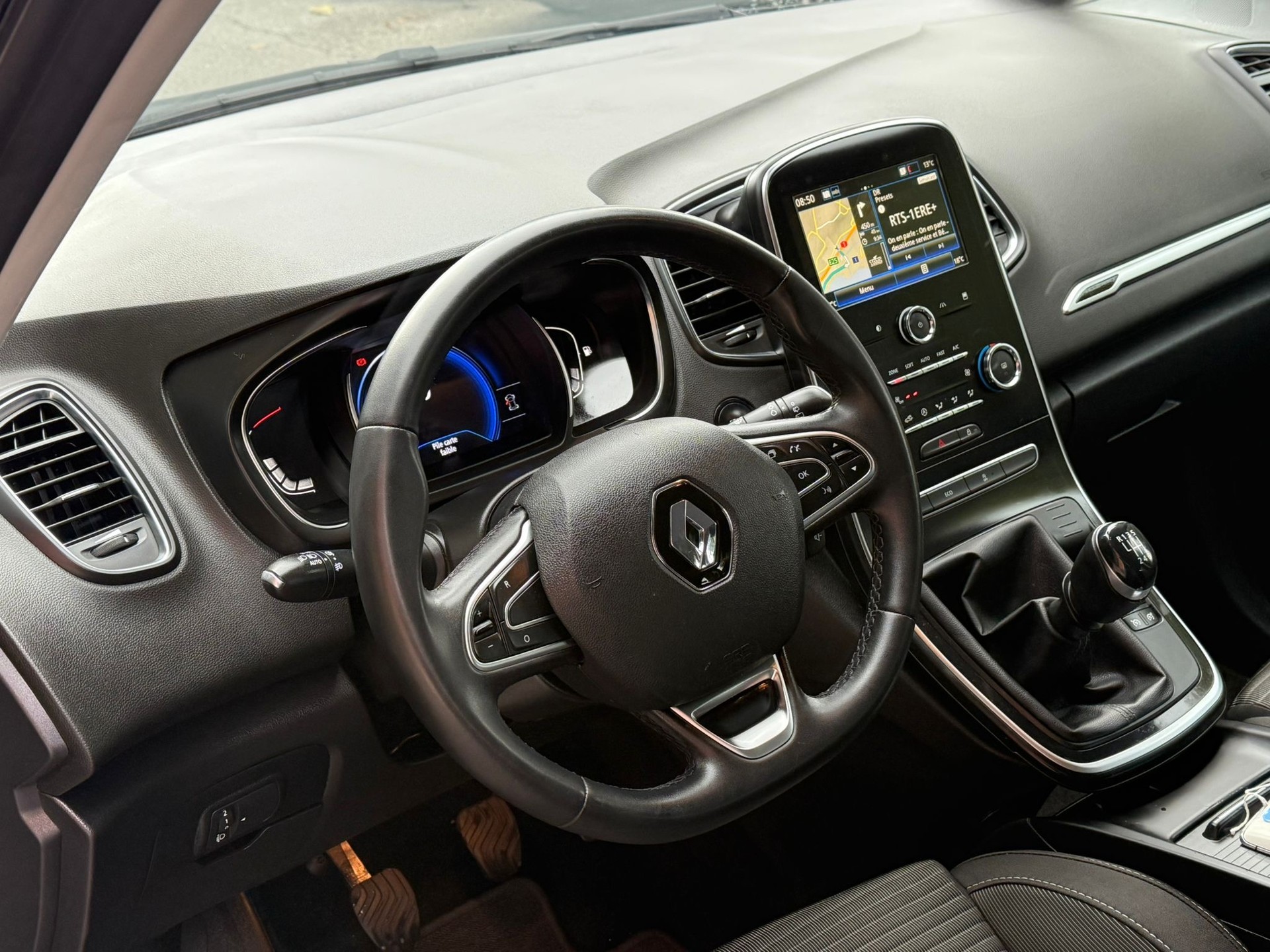 RENAULT Grand Scénic 1.3 16V Turbo Zen-image-10