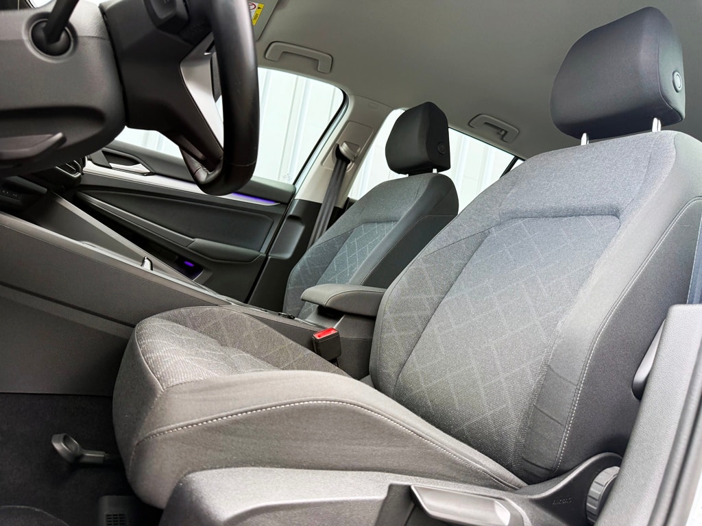VW Golf Variant 1.0 eTSI mHEV Life DSG-image-12