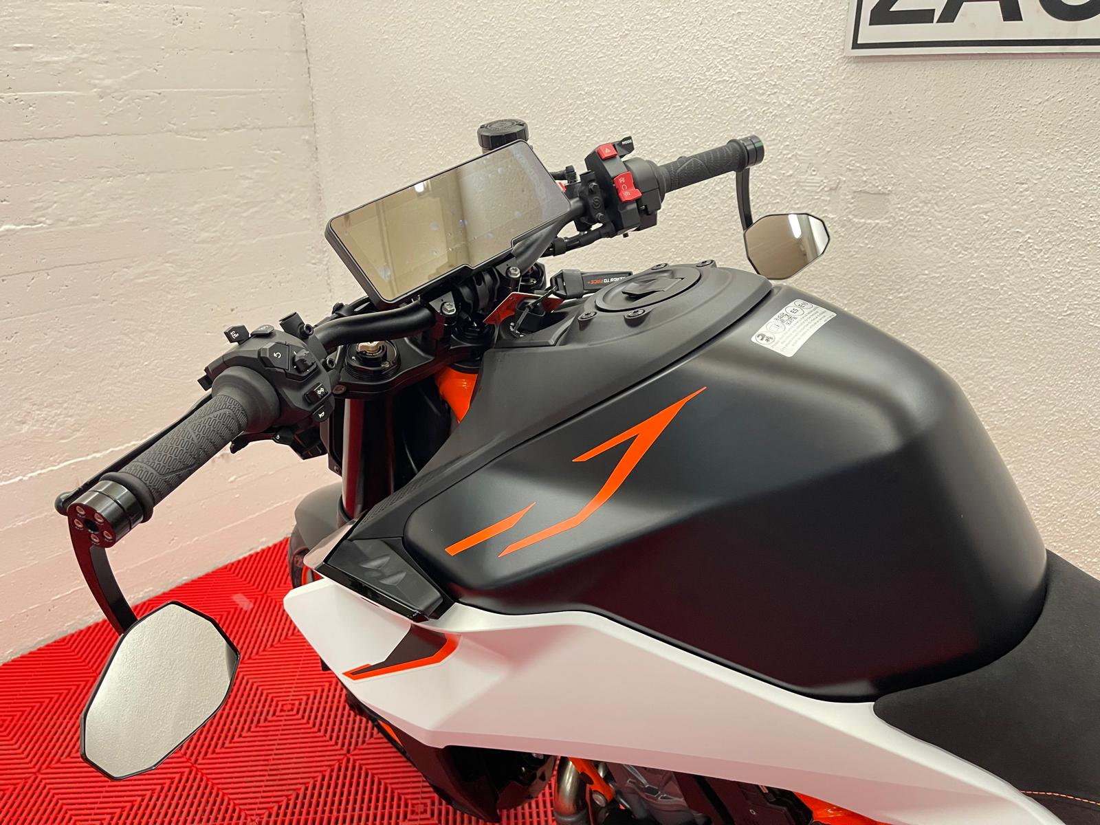KTM 990 Duke R 2026-image-6
