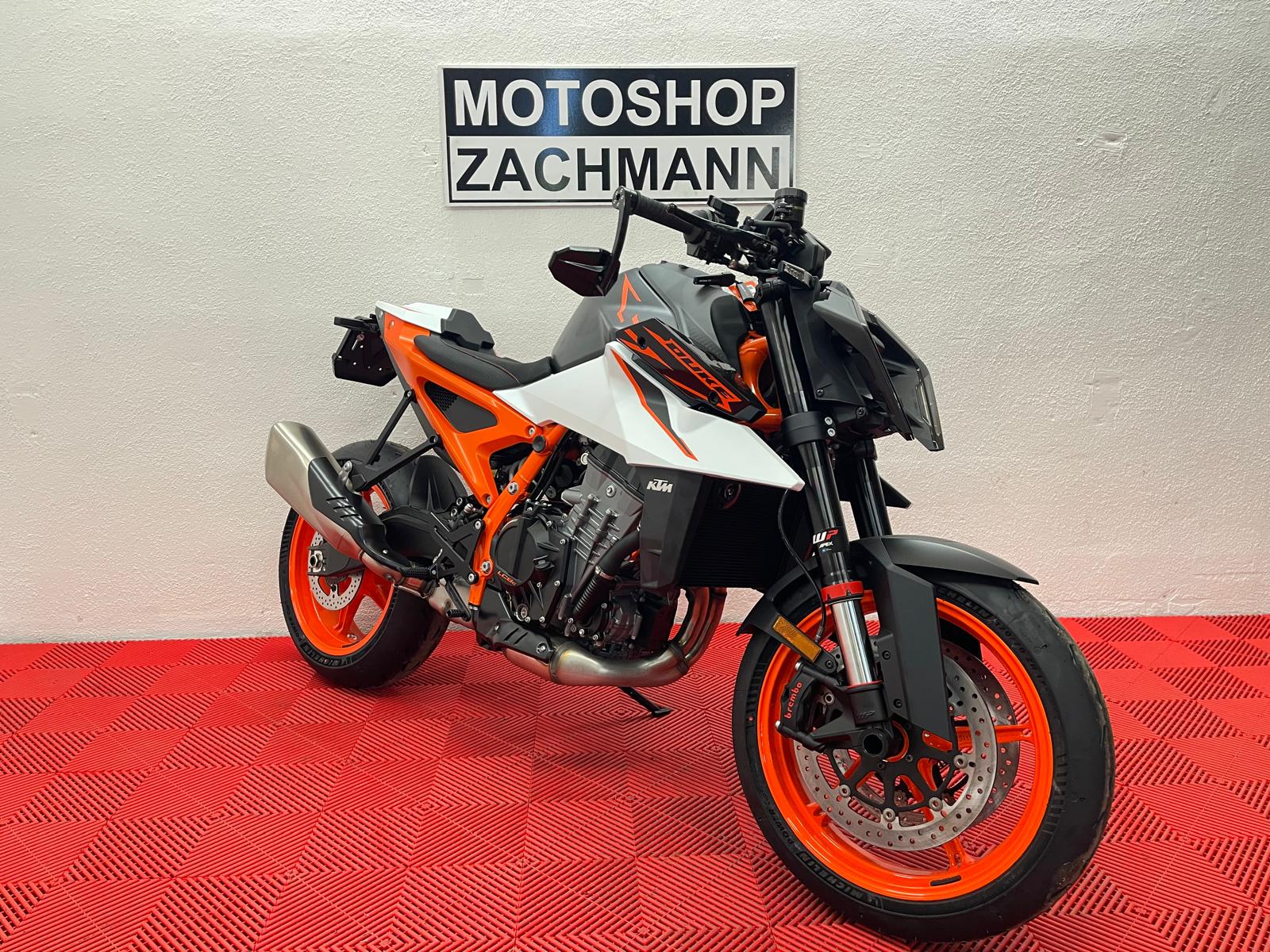 KTM 990 Duke R 2026-showroom-element-2
