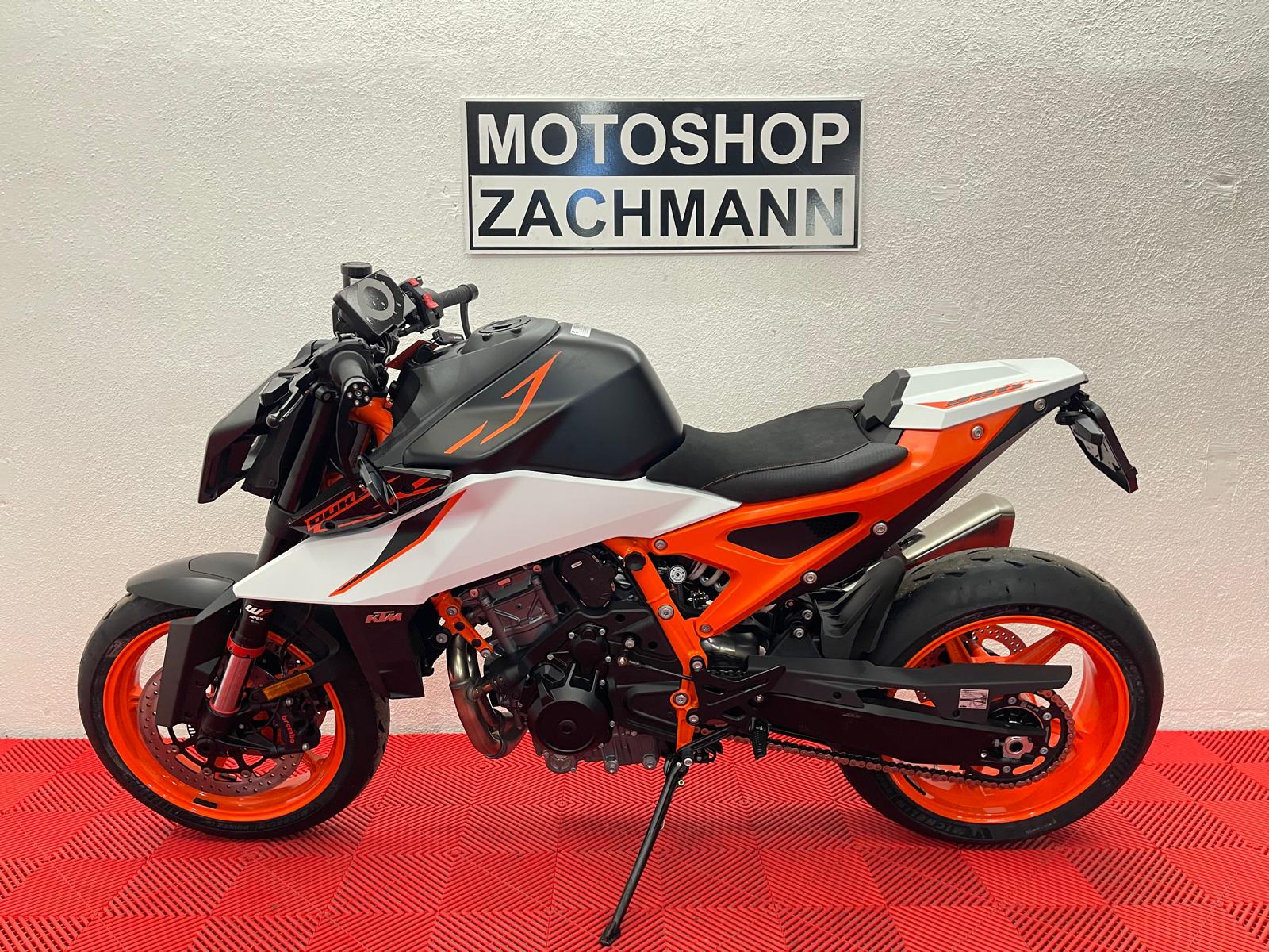 KTM 990 Duke R 2026-showroom-element-3