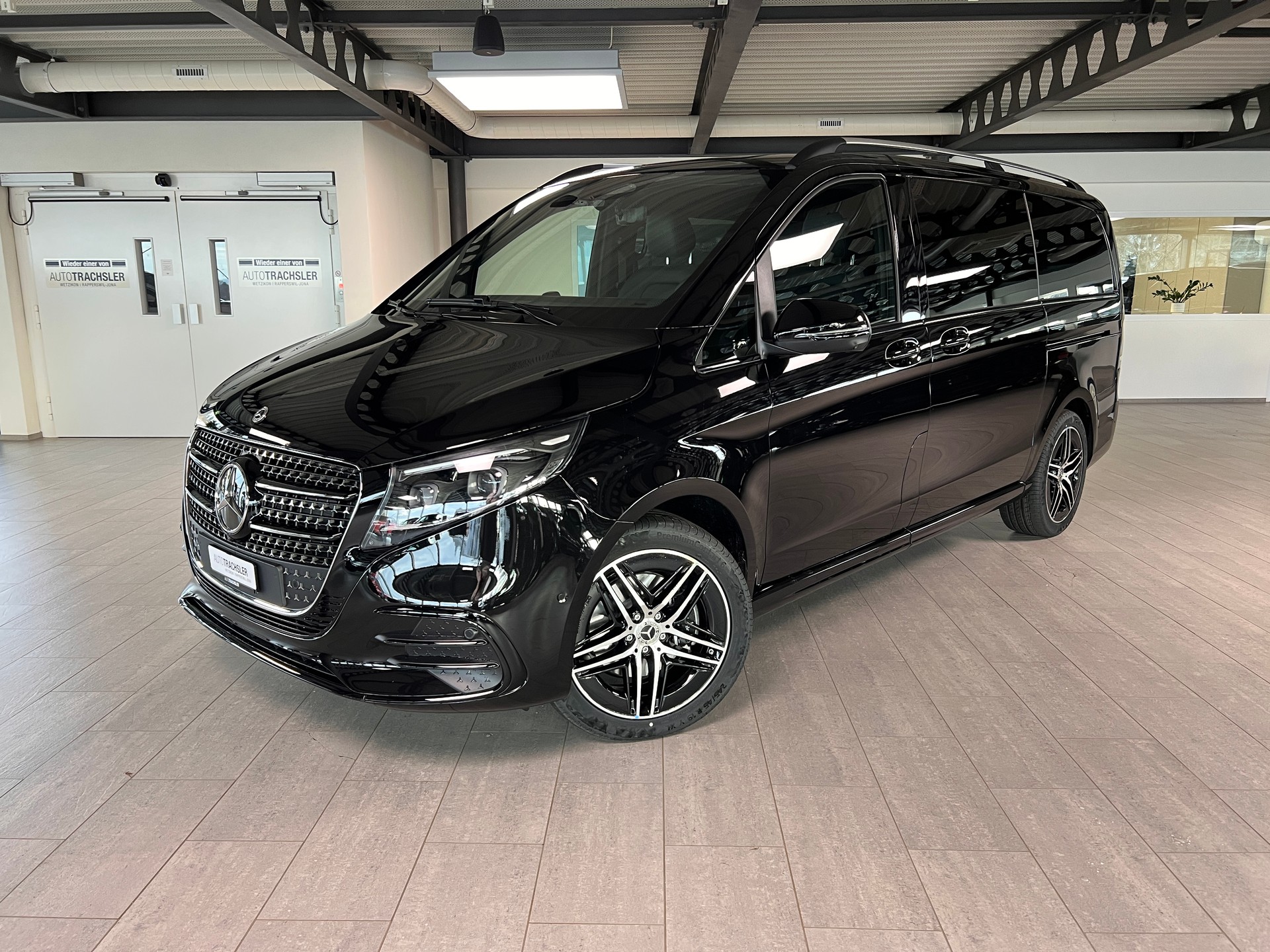 MERCEDES-BENZ V 300 d lang Swiss Edition 9G-Tronic 4 Matic