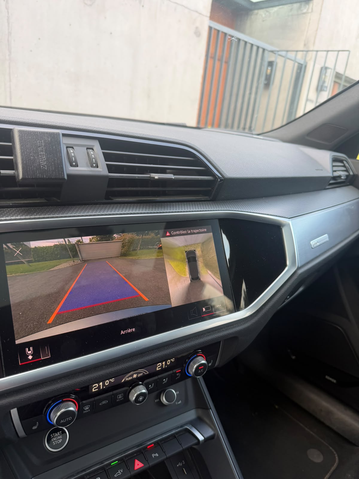 AUDI Q3 Sportback 45 TFSI e S line S-tronic-image-8