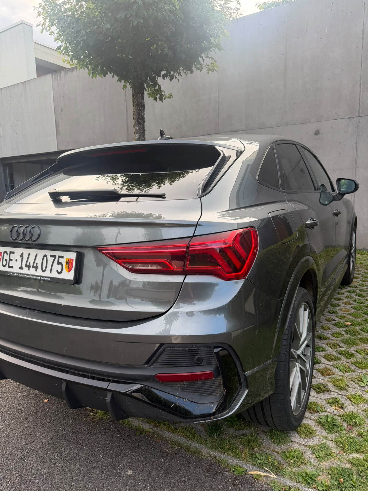 AUDI Q3 Sportback 45 TFSI e S line S-tronic-image-3