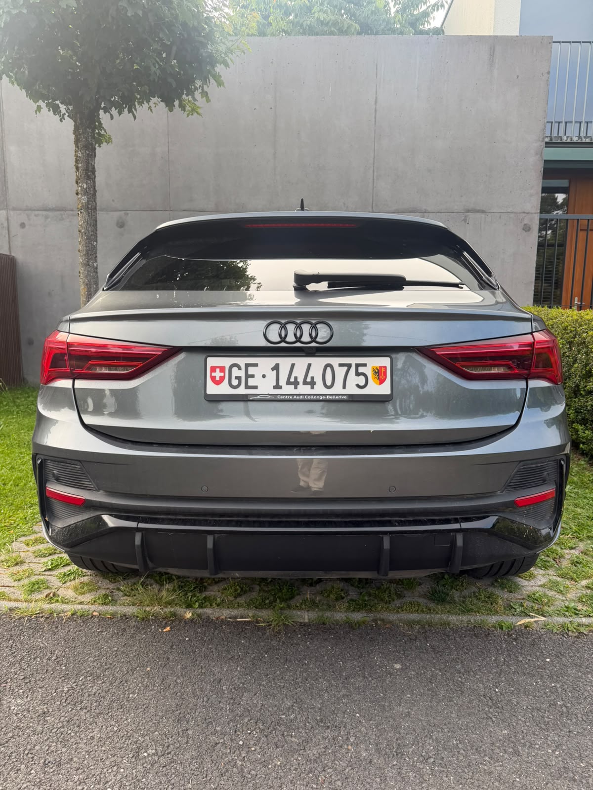 AUDI Q3 Sportback 45 TFSI e S line S-tronic-image-2