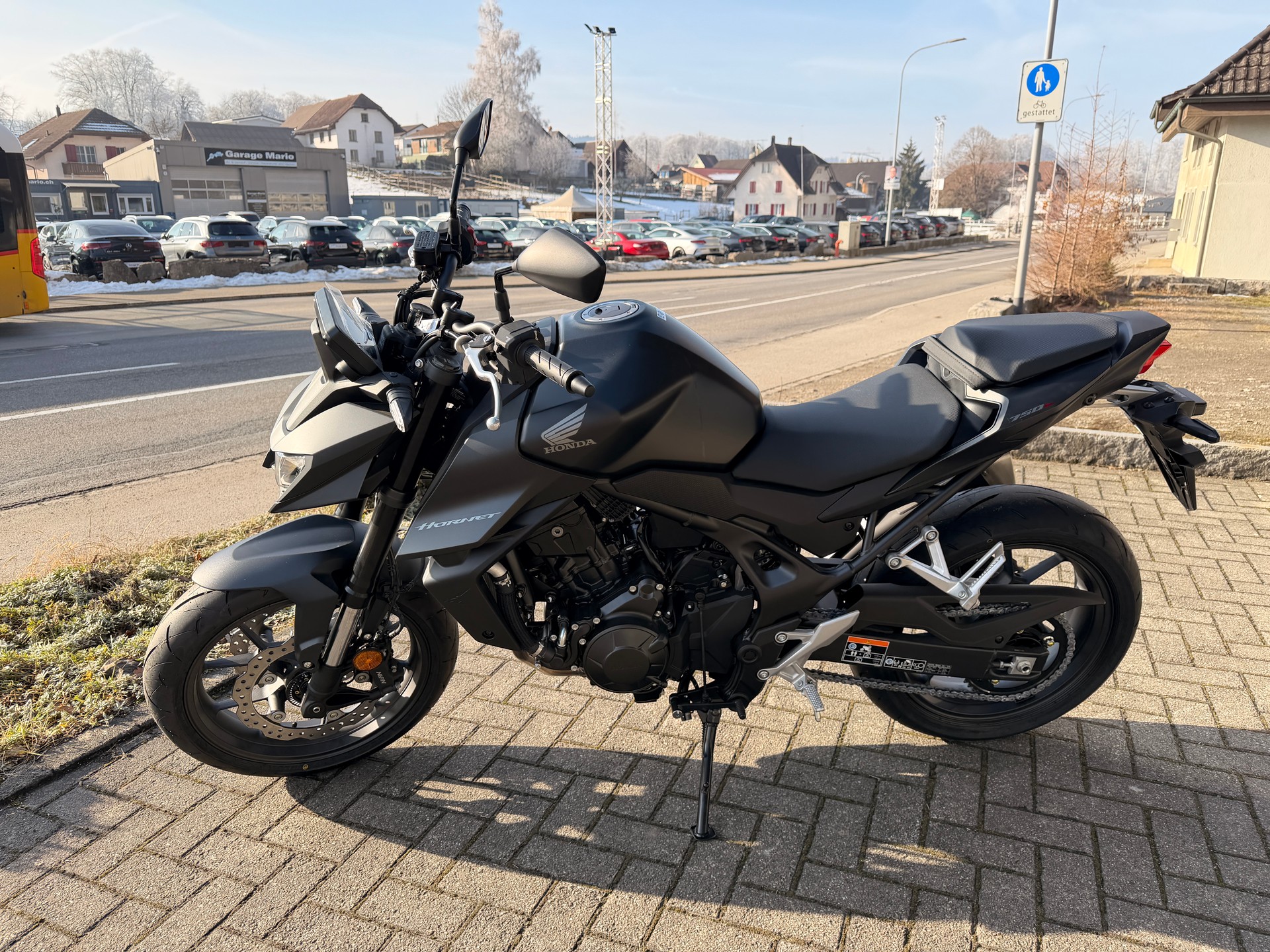 HONDA CB 750 Hornet-showroom-element-1