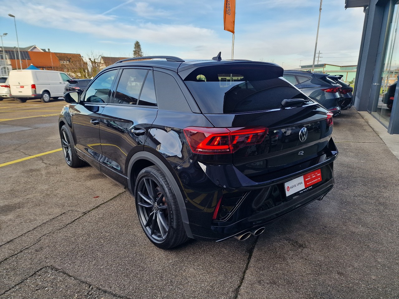 VW T-Roc 2.0 TSI R DSG 4Motion-image-3