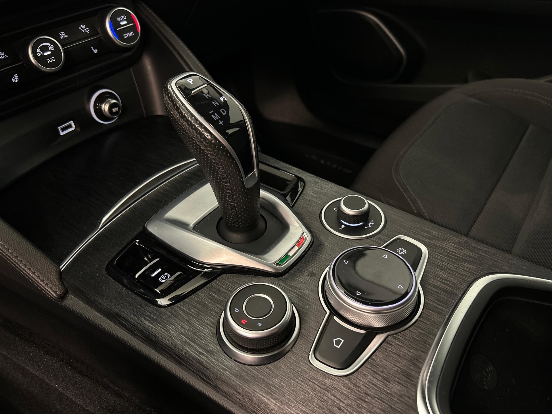 ALFA ROMEO Stelvio 2.0 Q4 Super-image-13