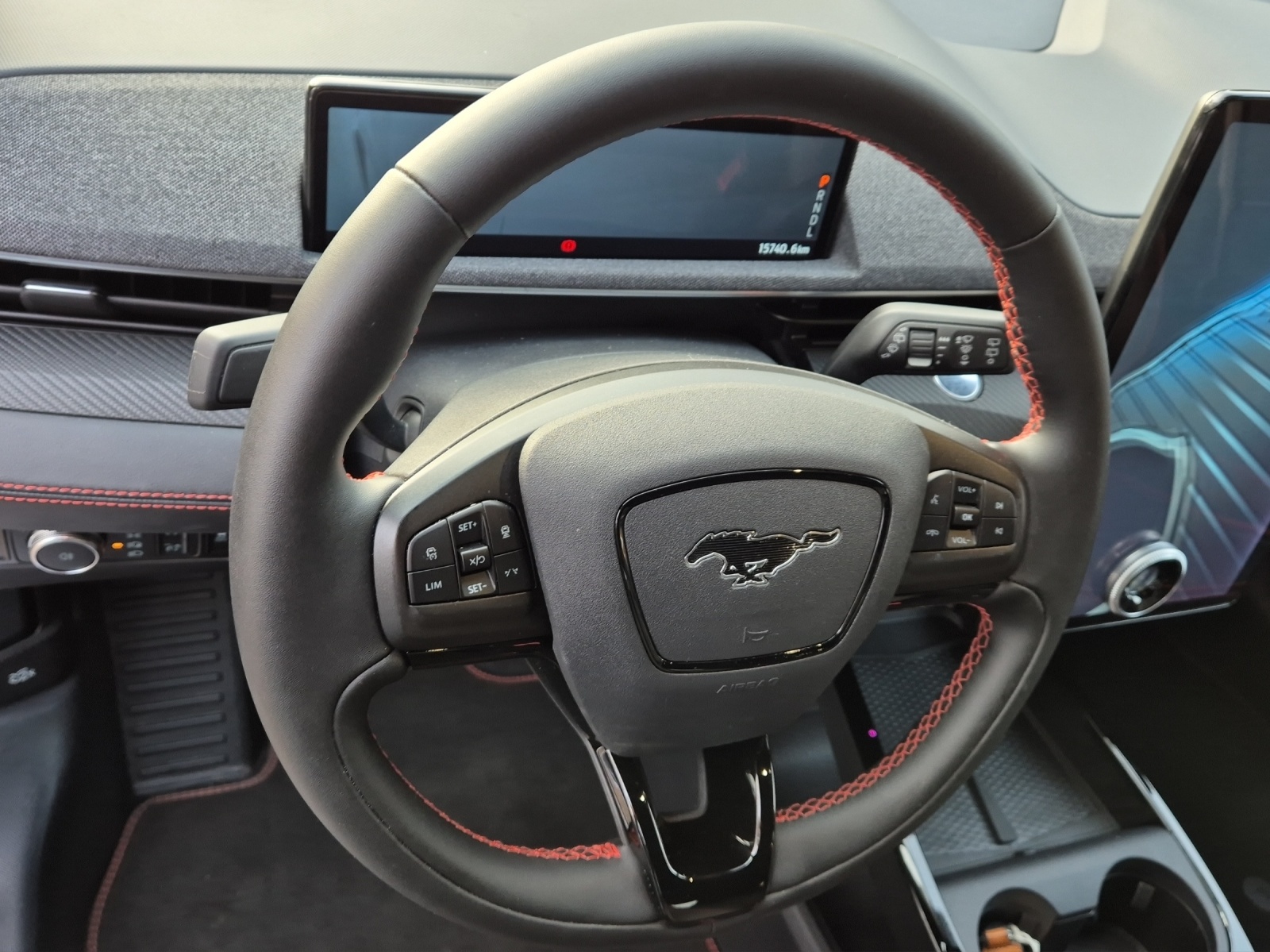 FORD Mustang MACH-E Premium AWD 91 kWh-image-10