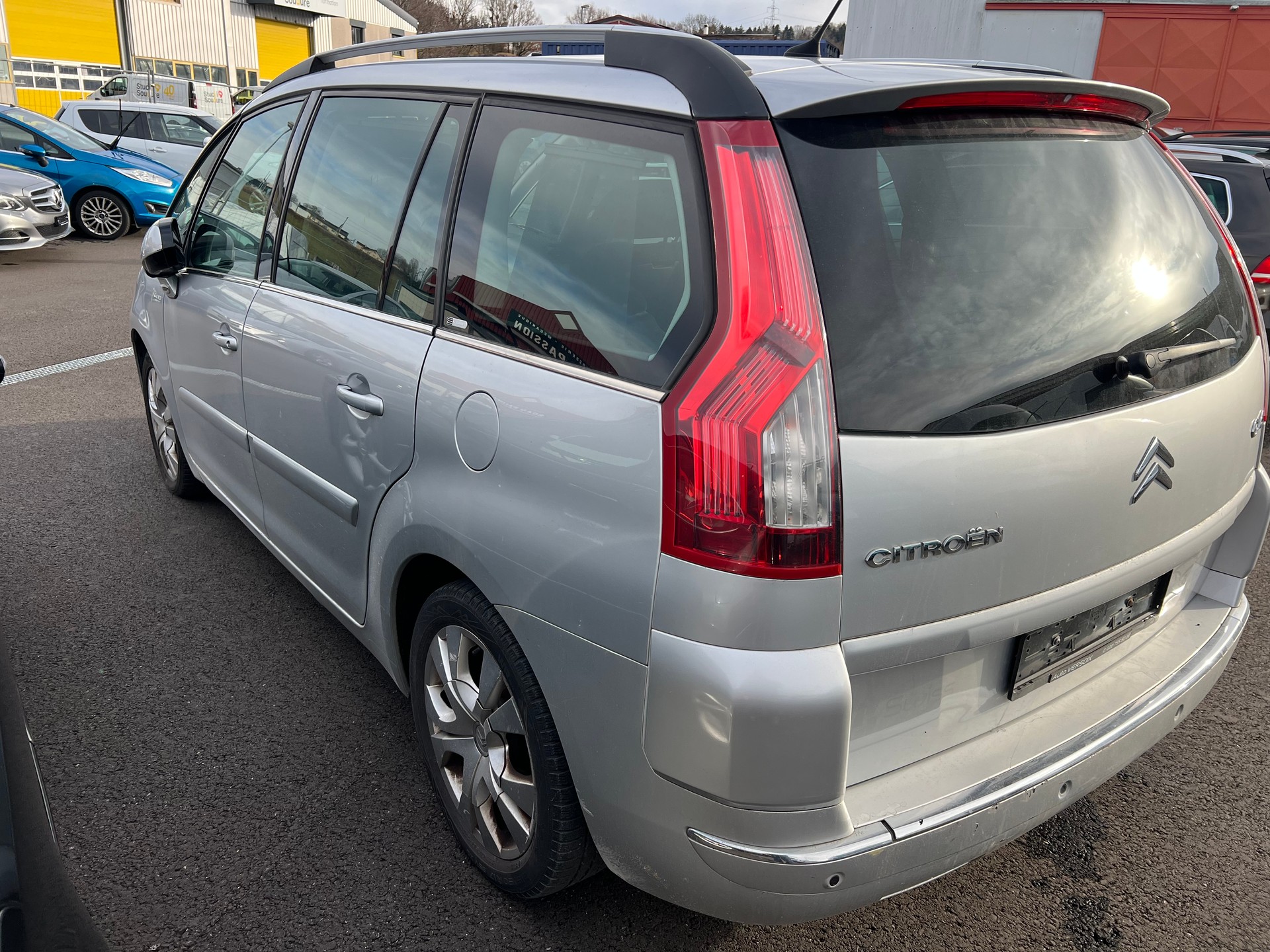 CITROEN Grand C4 Picasso 2.0i 16V Exclusive 7 Places-image-1