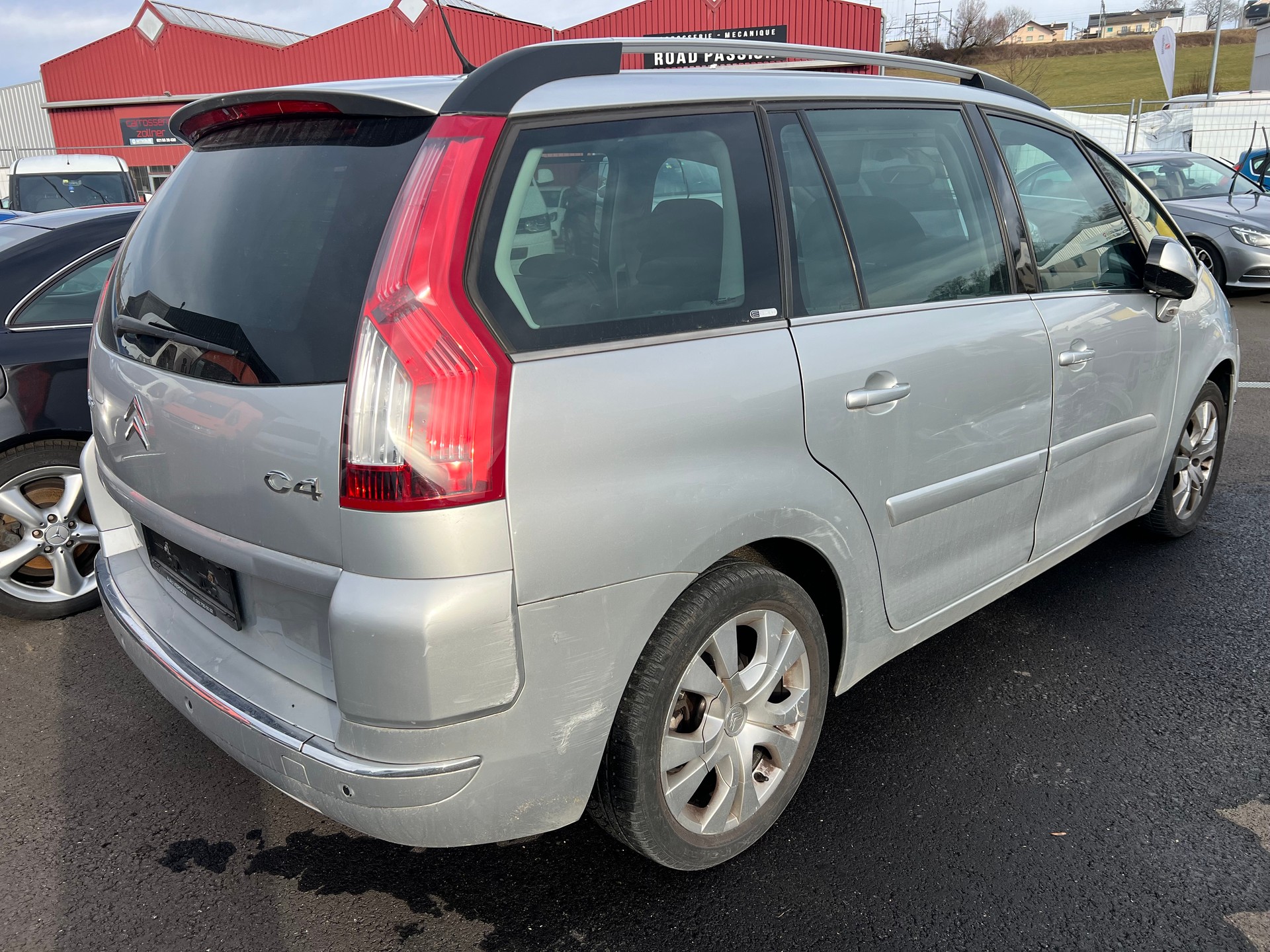 CITROEN Grand C4 Picasso 2.0i 16V Exclusive 7 Places-image-3