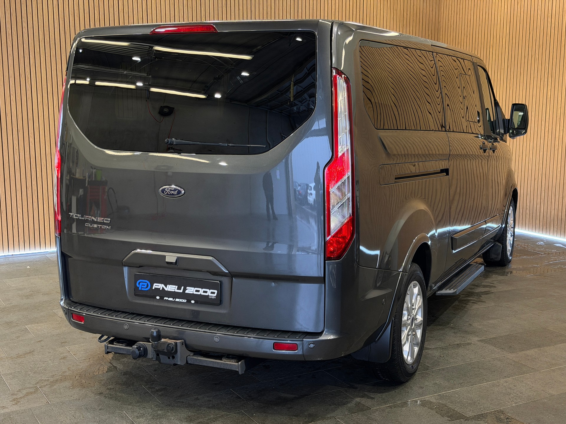 FORD Tourneo Custom 320 L2H1 Titanium A-image-2