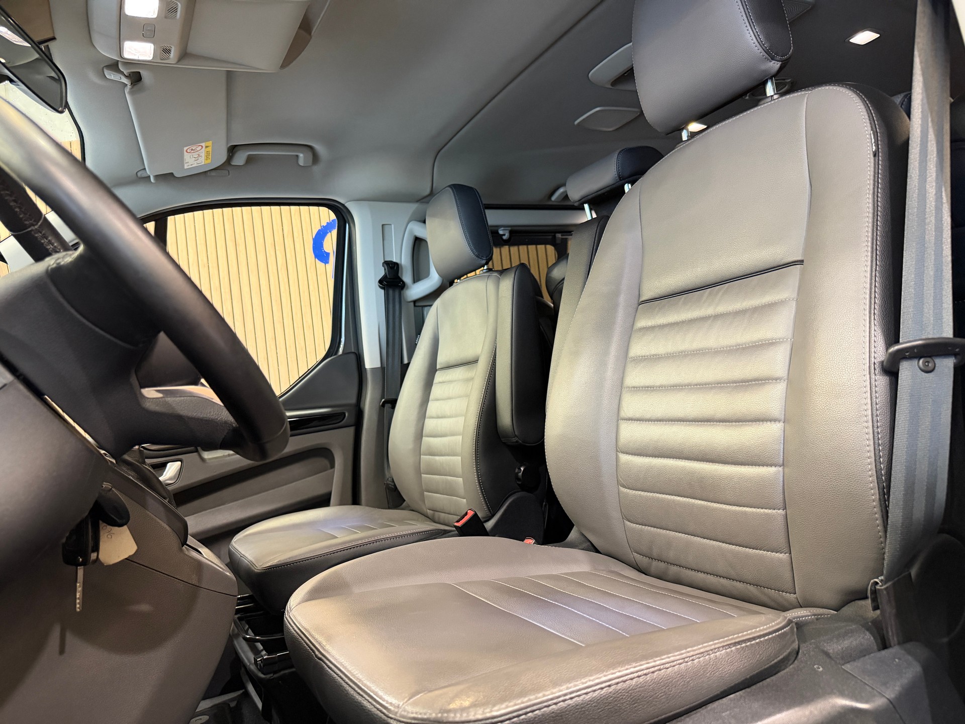 FORD Tourneo Custom 320 L2H1 Titanium A-image-16