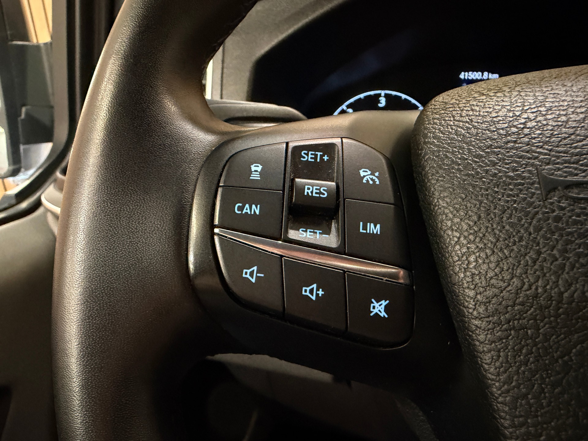 FORD Tourneo Custom 320 L2H1 Titanium A-image-9