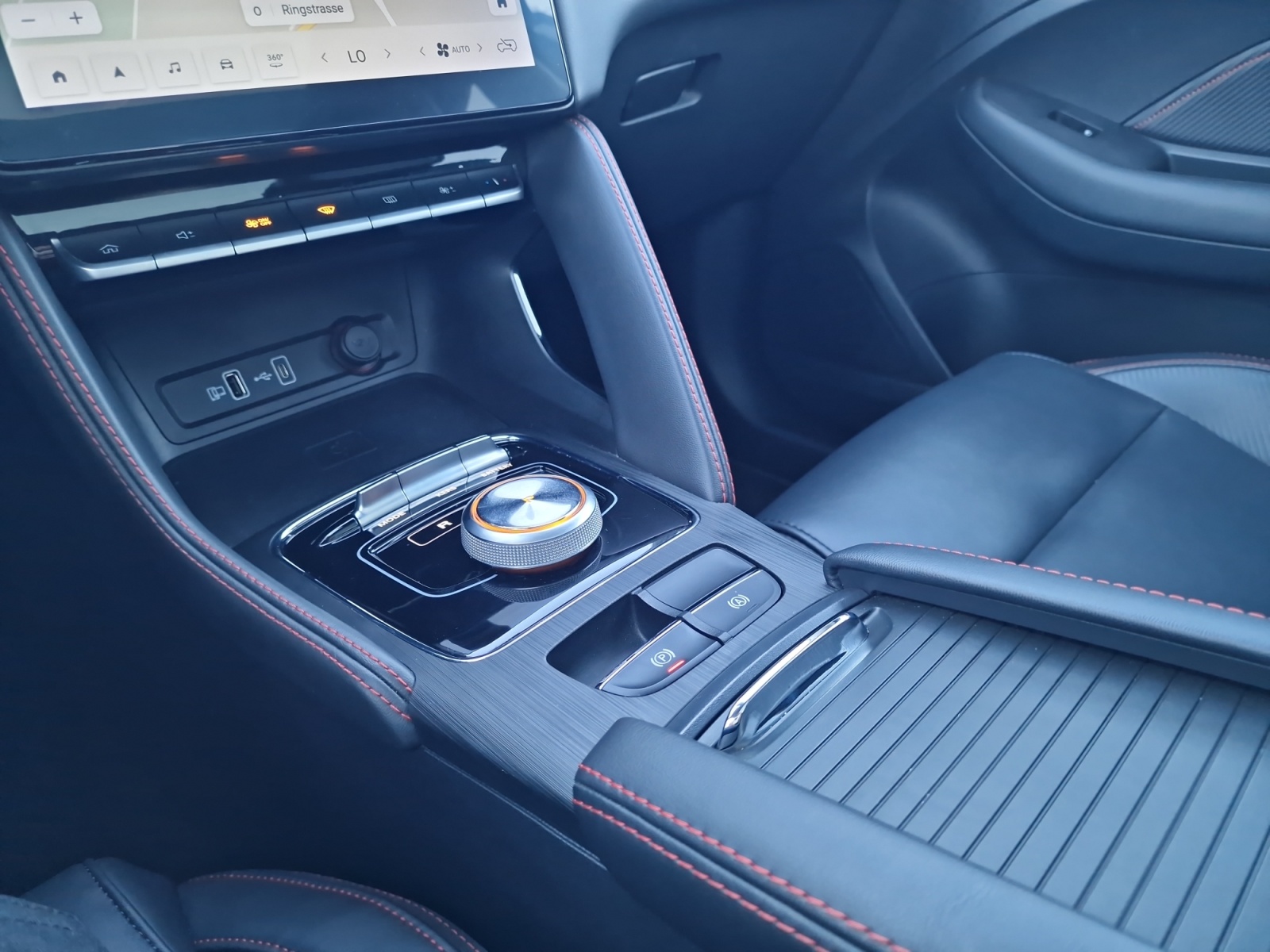 MG ZS EV 70kWh Luxury AHK Panorama Reichweite 440 km-image-21