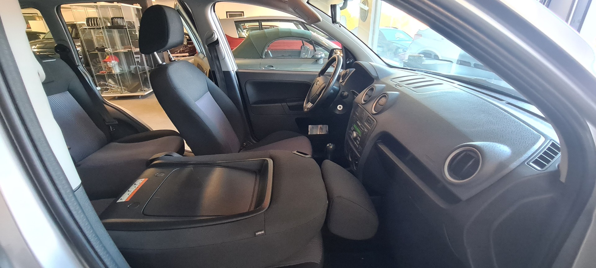 FORD Fusion 1.6 16V Plus-image-11