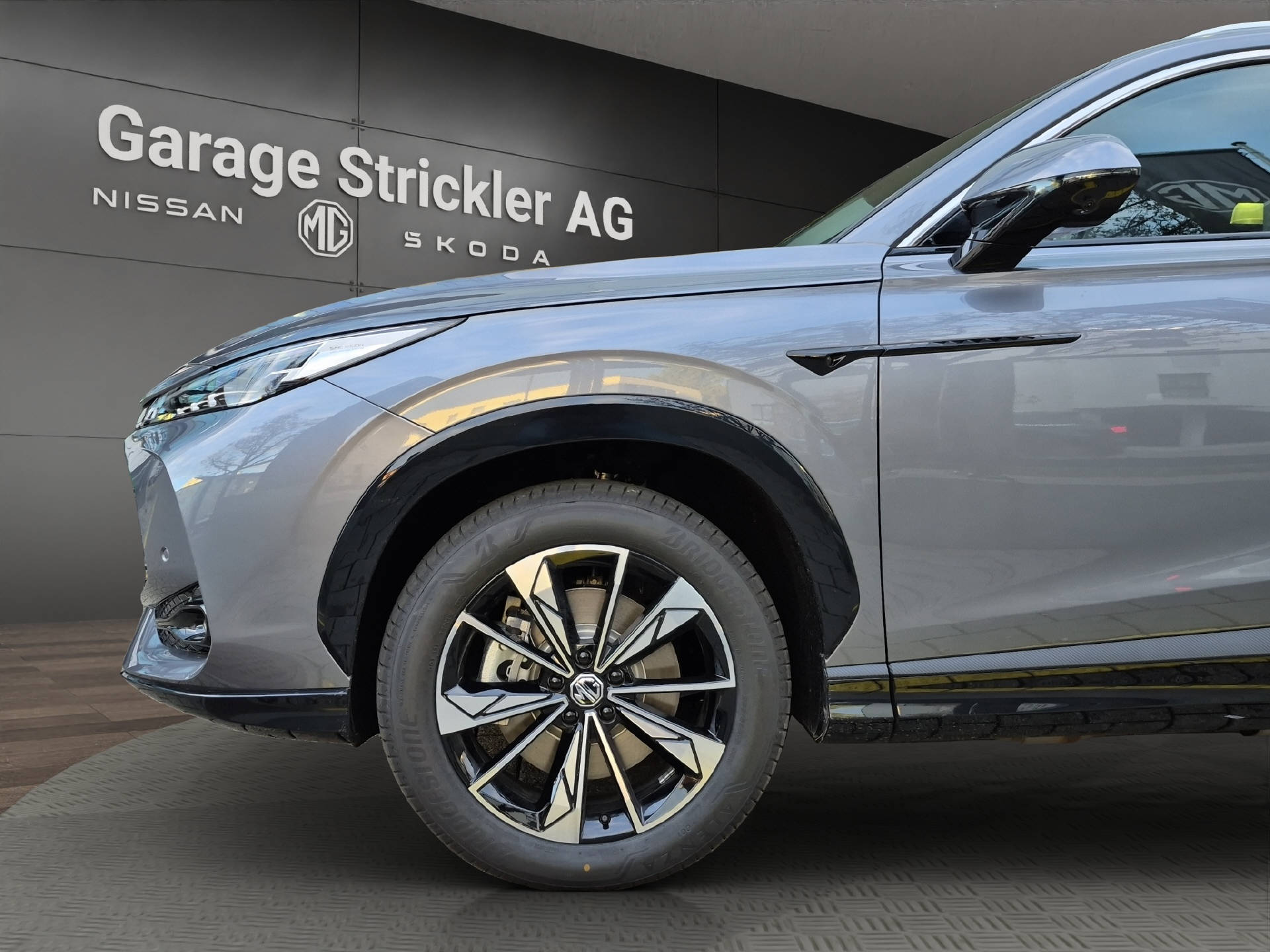 MG HS 1.5 Hybrid Luxury-image-8