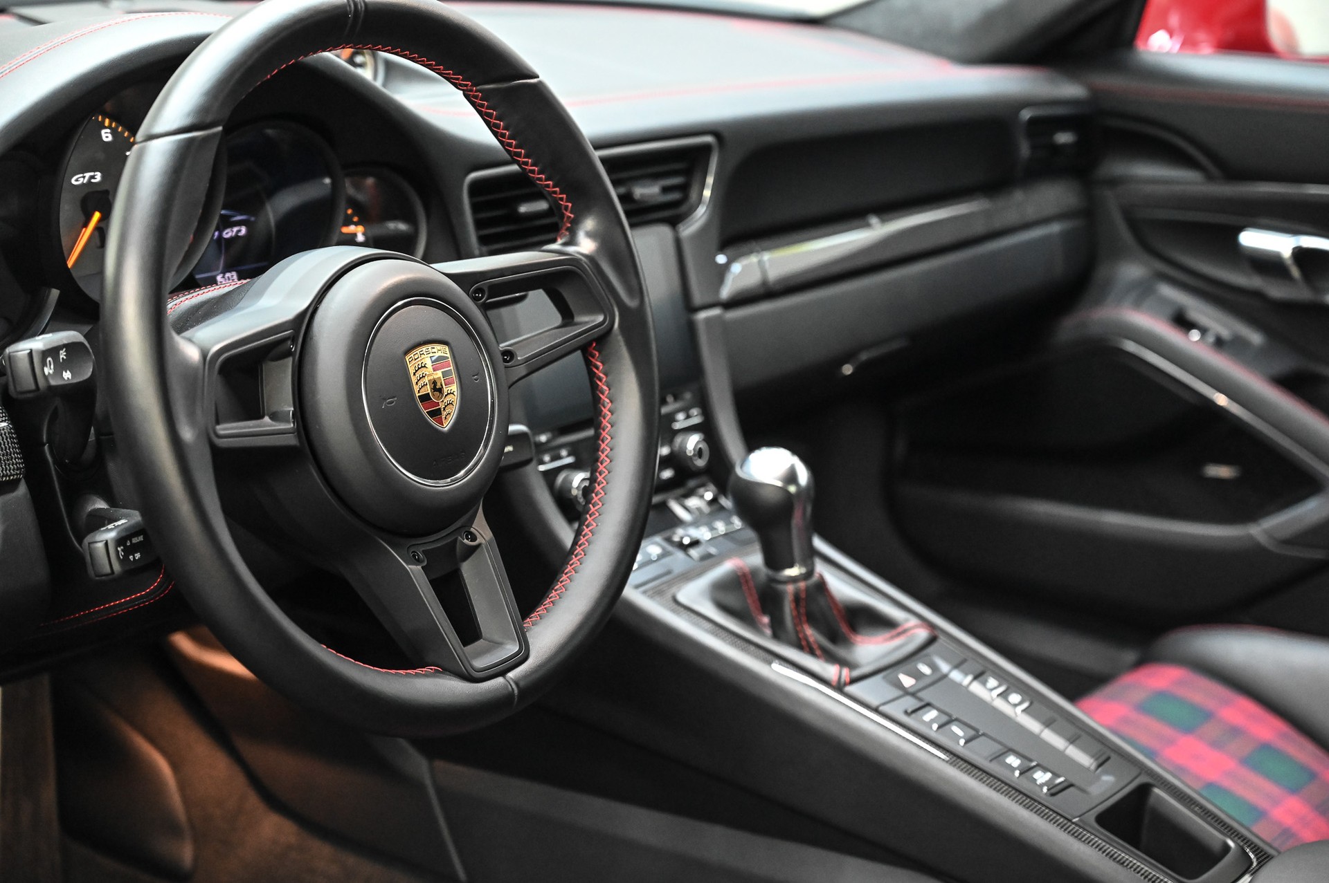 PORSCHE 911 GT3 Touring-image-18