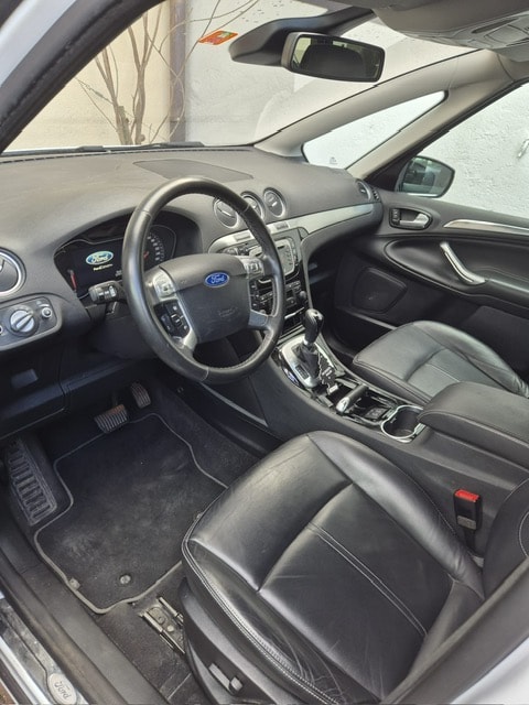 FORD SCTI Titanium Powershift-image-3